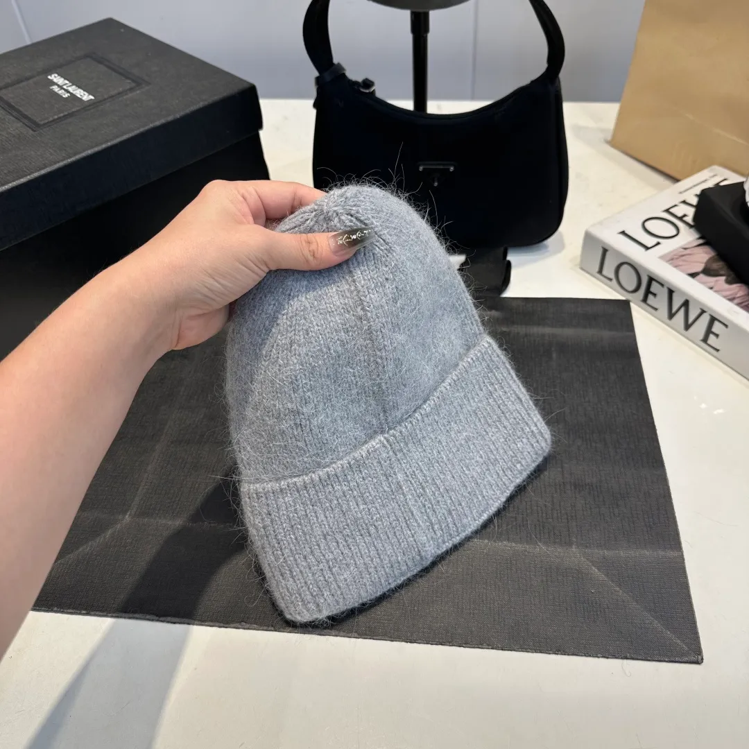 P60 Chanel official website quality Chanel autumn and winter woolen hat recommended by Internet celebrity fashion bloggers, Xiaohongshu popular style, super soft and comfortable knitted hat with excellent elasticity