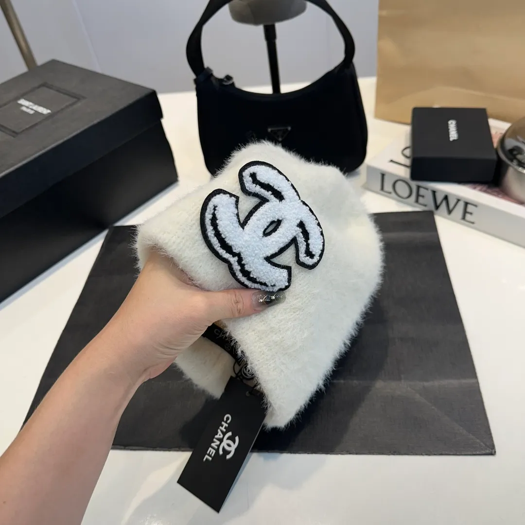 P60 Chanel Chanel 25 autumn and winter new knitted cold hat woven pattern wool knitted beanie