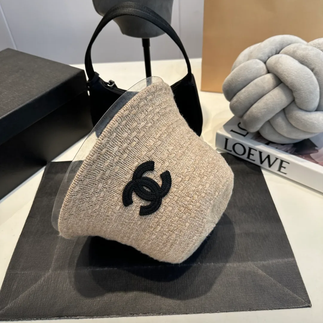 P60 CHANEL Chanel 2025 new style fisherman hat with small fragrance, 🔆Versatile everyday style ~ a must-have for going out on the street