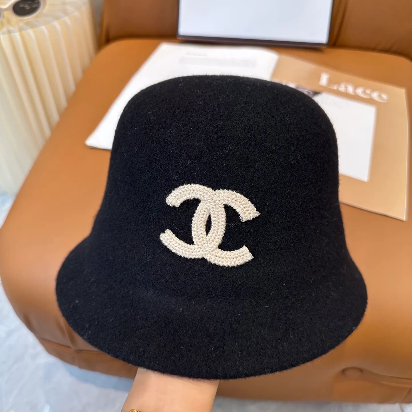 P86💛 Comes with dust bag [CHA Chanel] 2025 autumn and winter new style wool cashmere bucket hat, 🔆Quality goddess style ~ a must-have for going out on the street
