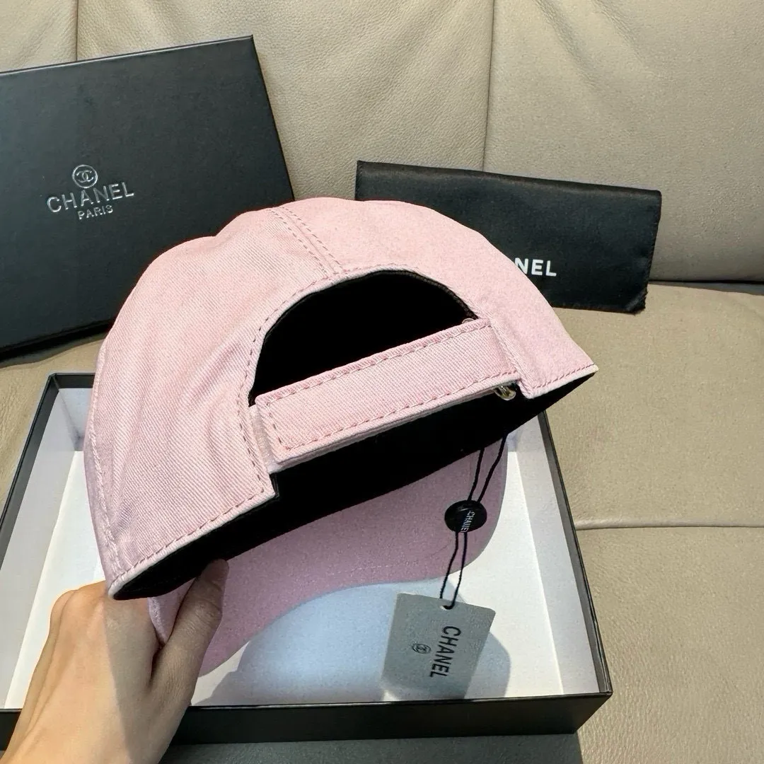 P90, new original baseball cap from Chanel counter, 1:1 mold customization, three-dimensional embroidery, exquisite and flawless! 100% pure cotton fabric, original factory quality, exclusive physical photography.