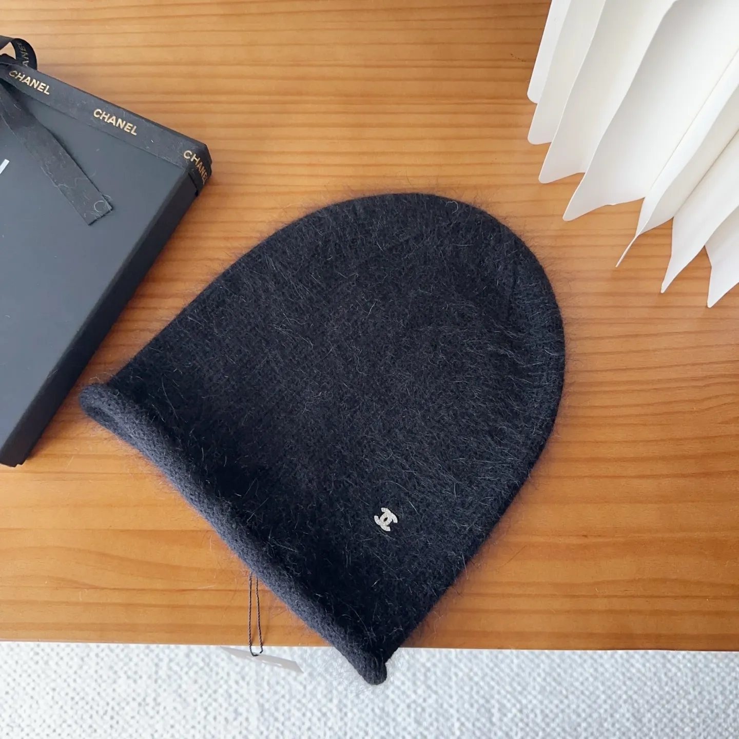 💰60 Chanel official website releases CHANEL small and popular knitted hat! Xiaohongshu’s new product is released, it’s so 🉑️, high-elastic fabric, classic colors, same style for men and women.
