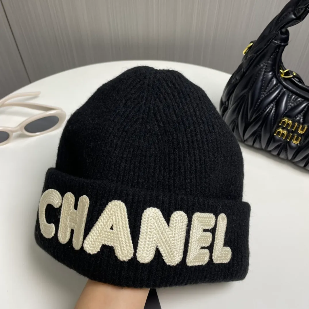 P66 comes with dust bag 🌺 [CHANEL] New wool knitted hat, Xiaohongshu, recommended by major Internet celebrities! Thicker and warmer, fashionable and popular🌸First-class texture, the best brand for keeping warm in autumn and winter, order now, limited quantity available