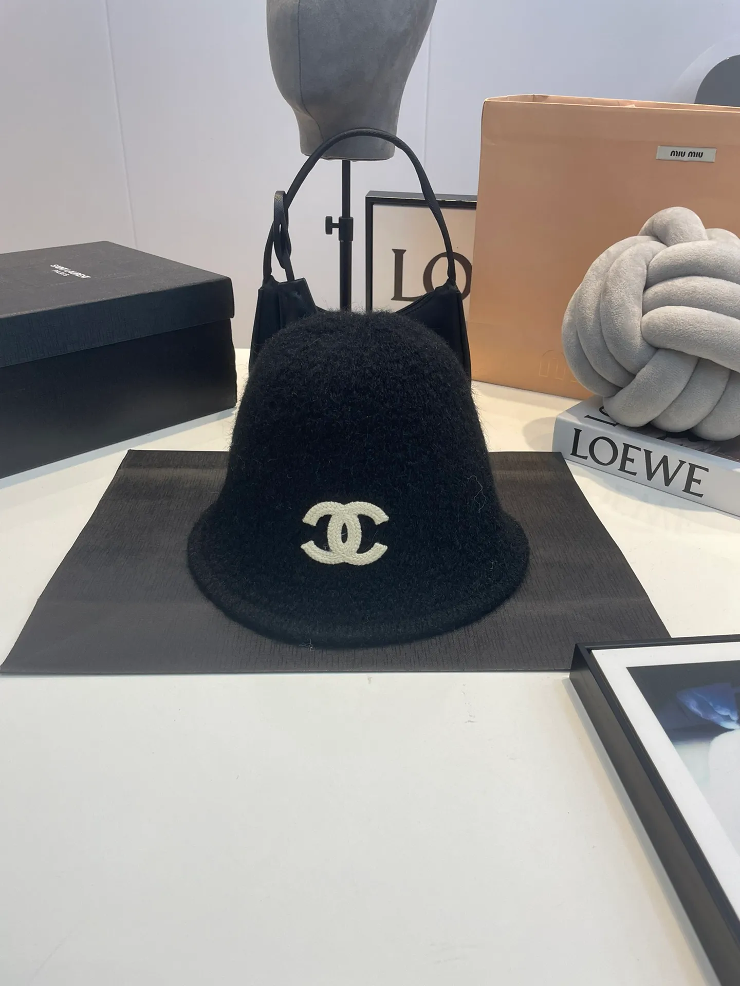 P60 CHANEL Chanel 2023 new autumn and winter plush knitted bucket hat fisherman hat, a must-have for going out and easy to match, hurry up and get it