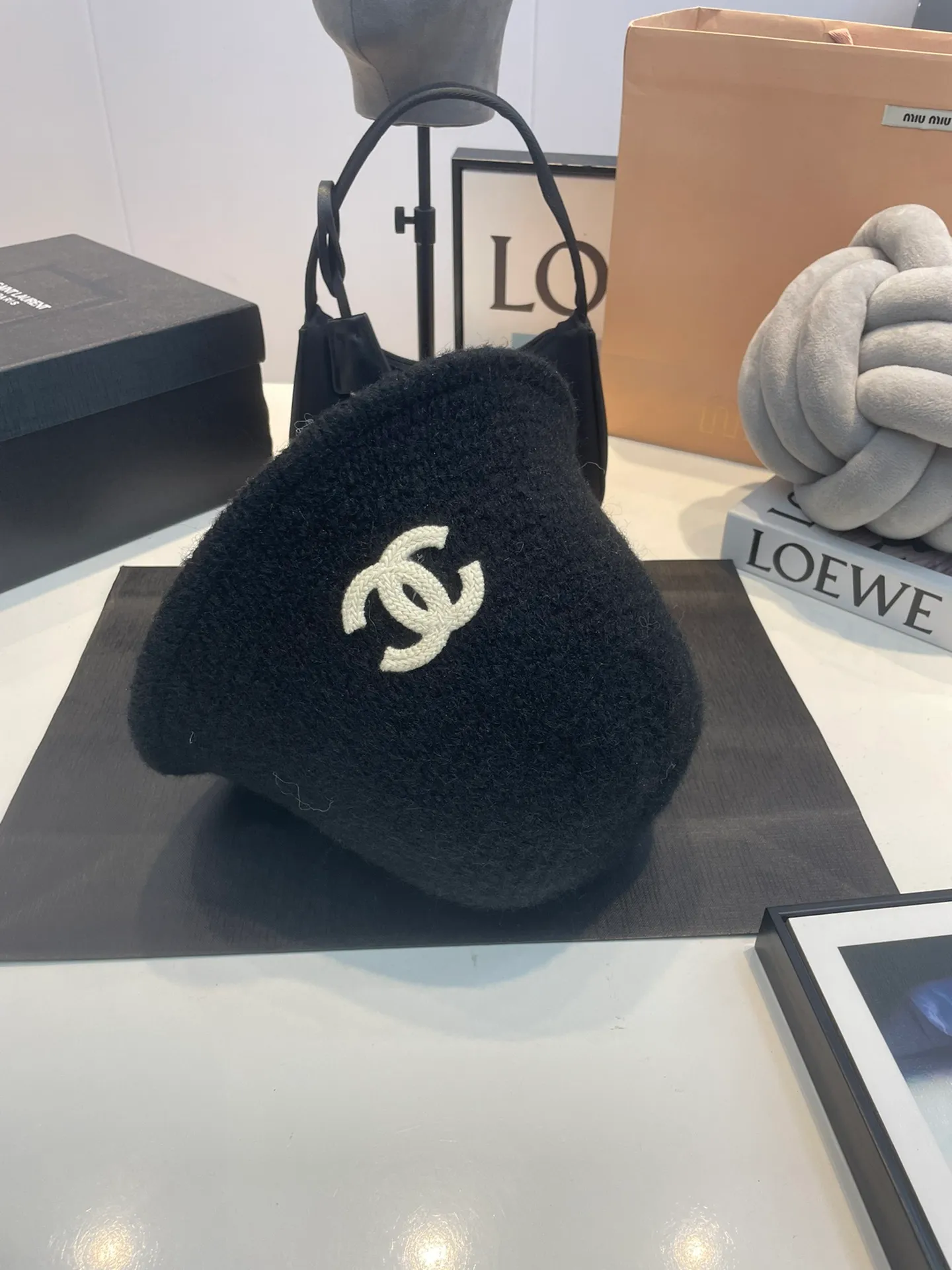 P60 CHANEL Chanel 2023 new autumn and winter plush knitted bucket hat fisherman hat, a must-have for going out and easy to match, hurry up and get it
