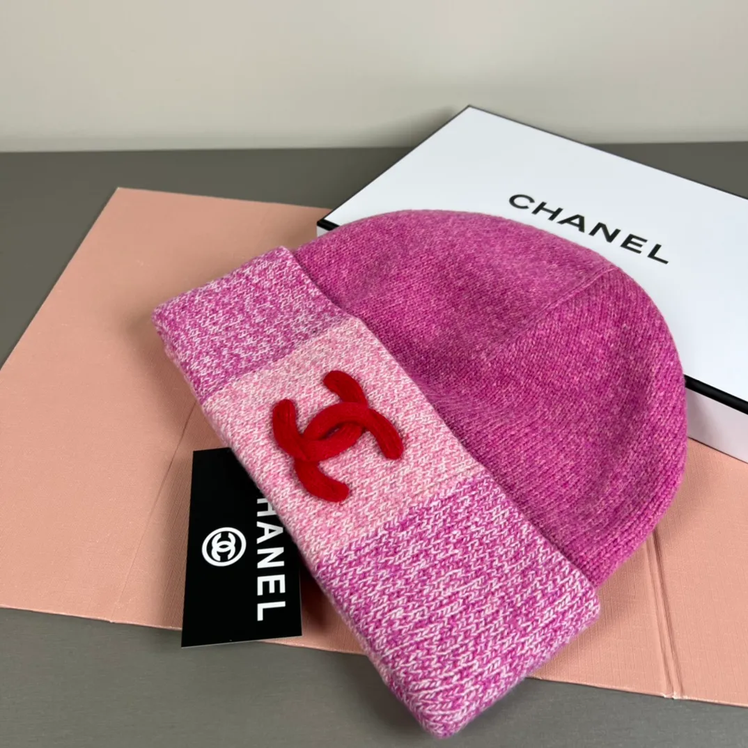 p70💰CHANEL, the popular knitted hat from the official website! Xiaohongshu’s new product is released, it’s so 🉑️, high-elastic fabric, classic colors, same style for men and women.