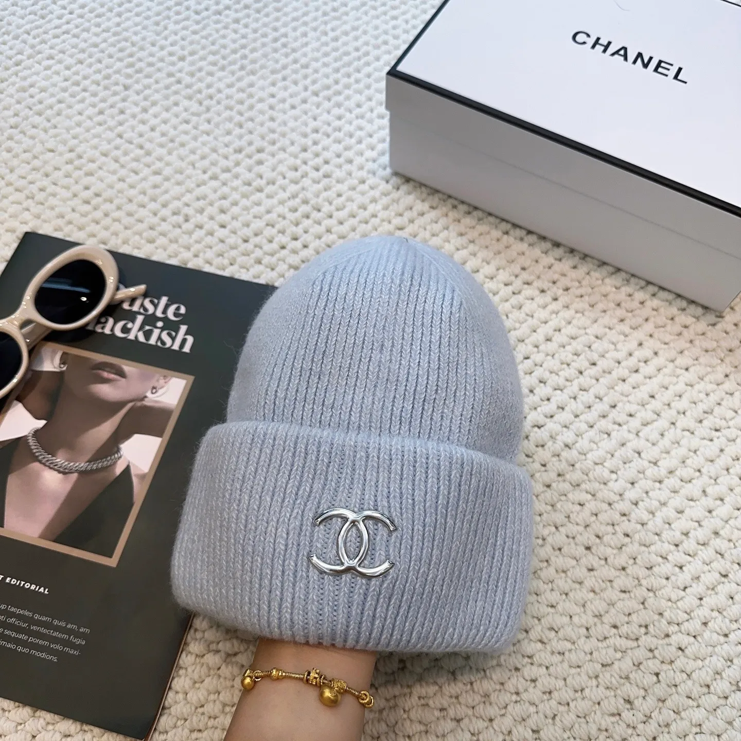 P60 comes with dust bag 🌺 [CHANEL] New rabbit fur knitted hat, Xiaohongshu, the main recommendation of major Internet celebrities! Thicker and warmer, fashionable and popular🌸First-class texture, the best brand for keeping warm in autumn and winter, order now, limited quantity available