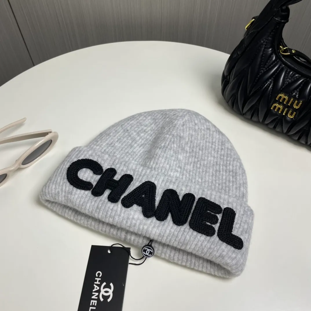 P66 comes with dust bag 🌺 [CHANEL] New wool knitted hat, Xiaohongshu, recommended by major Internet celebrities! Thicker and warmer, fashionable and popular🌸First-class texture, the best brand for keeping warm in autumn and winter, order now, limited quantity available