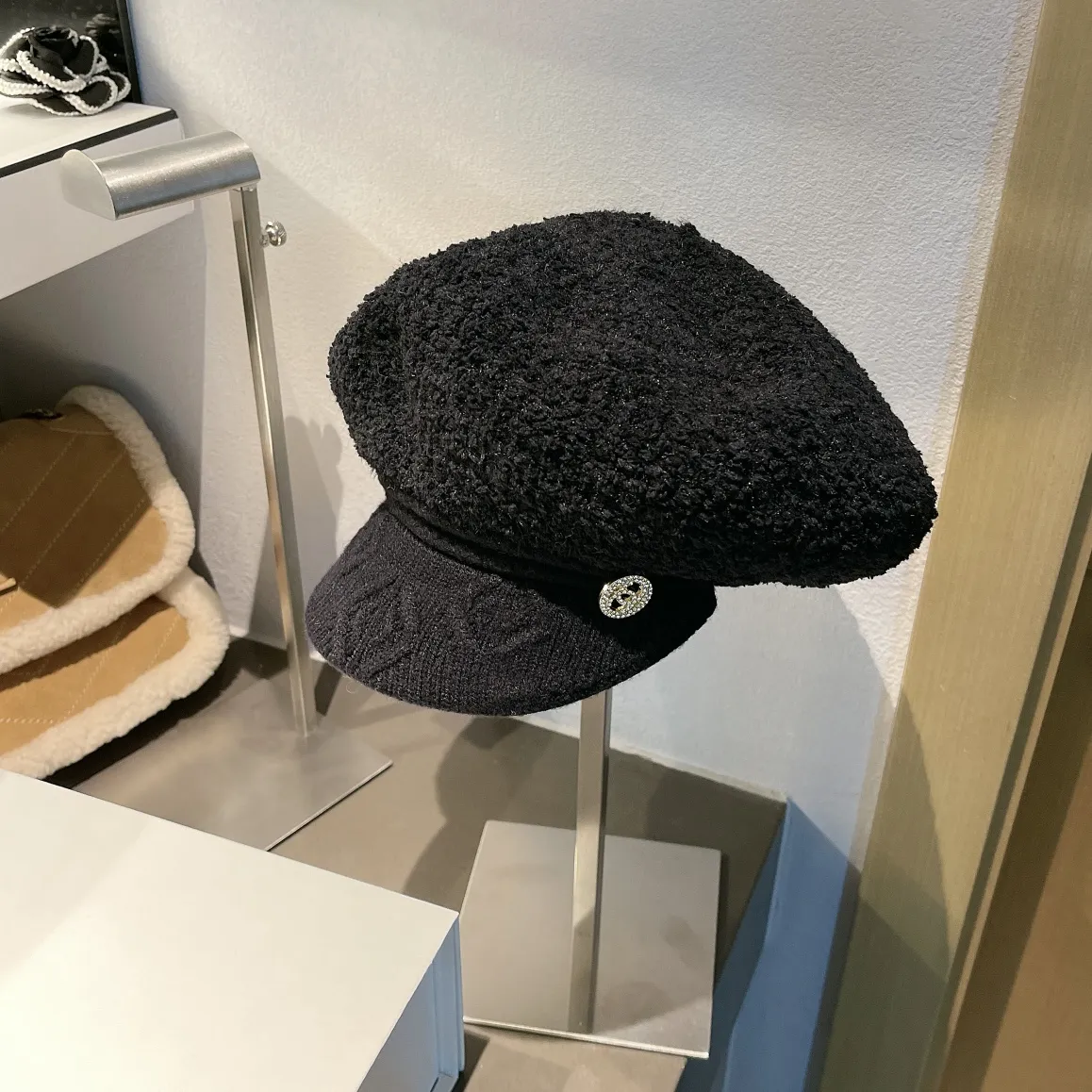 Special batch of 80 (with dust bag) Chanel 2021 new autumn duck tongue military cap, wool 🦙 fabric, super authentic design, a must-have for autumn and winter, running volume in two colors, head circumference about 57cm