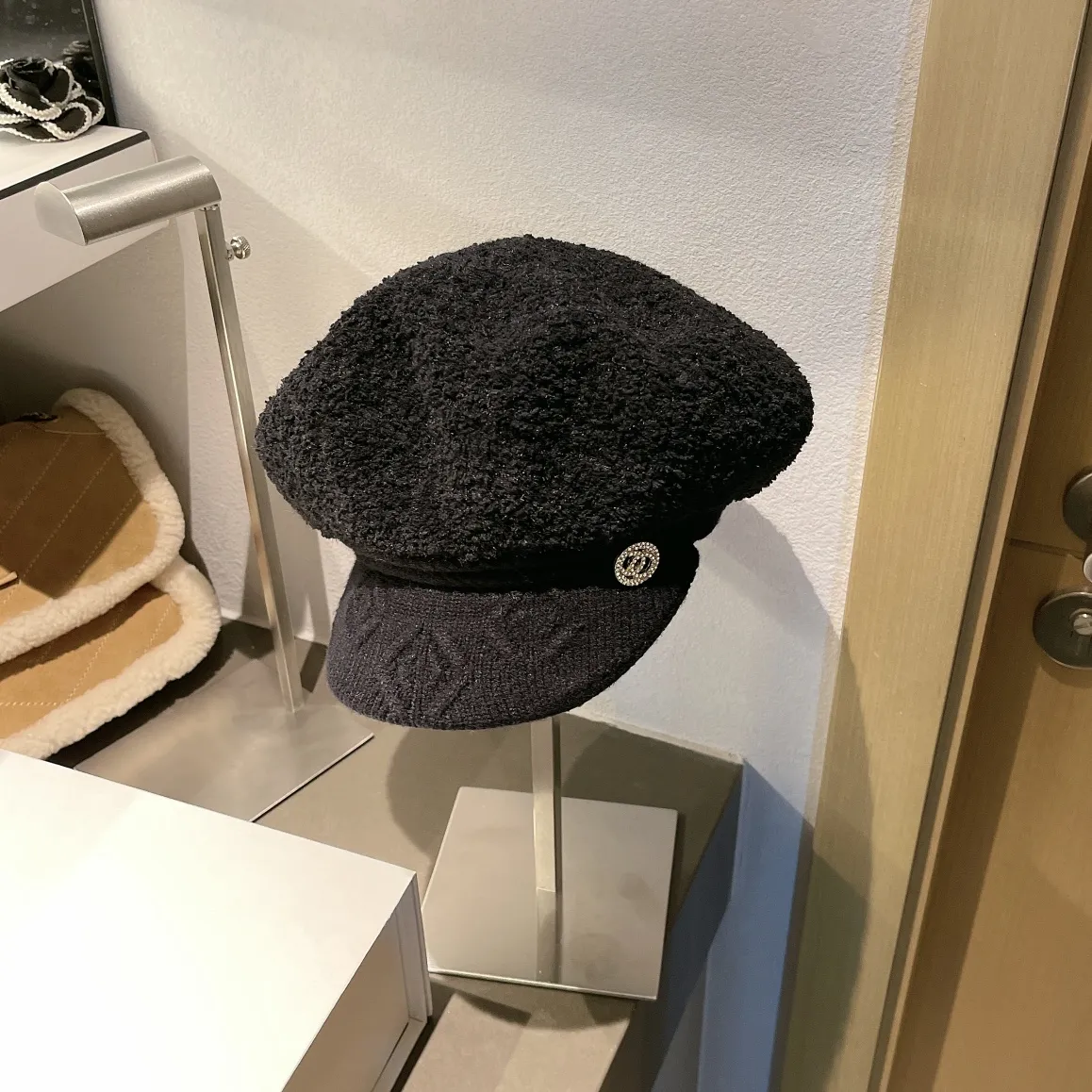 Special batch of 80 (with dust bag) Chanel 2021 new autumn duck tongue military cap, wool 🦙 fabric, super authentic design, a must-have for autumn and winter, running volume in two colors, head circumference about 57cm