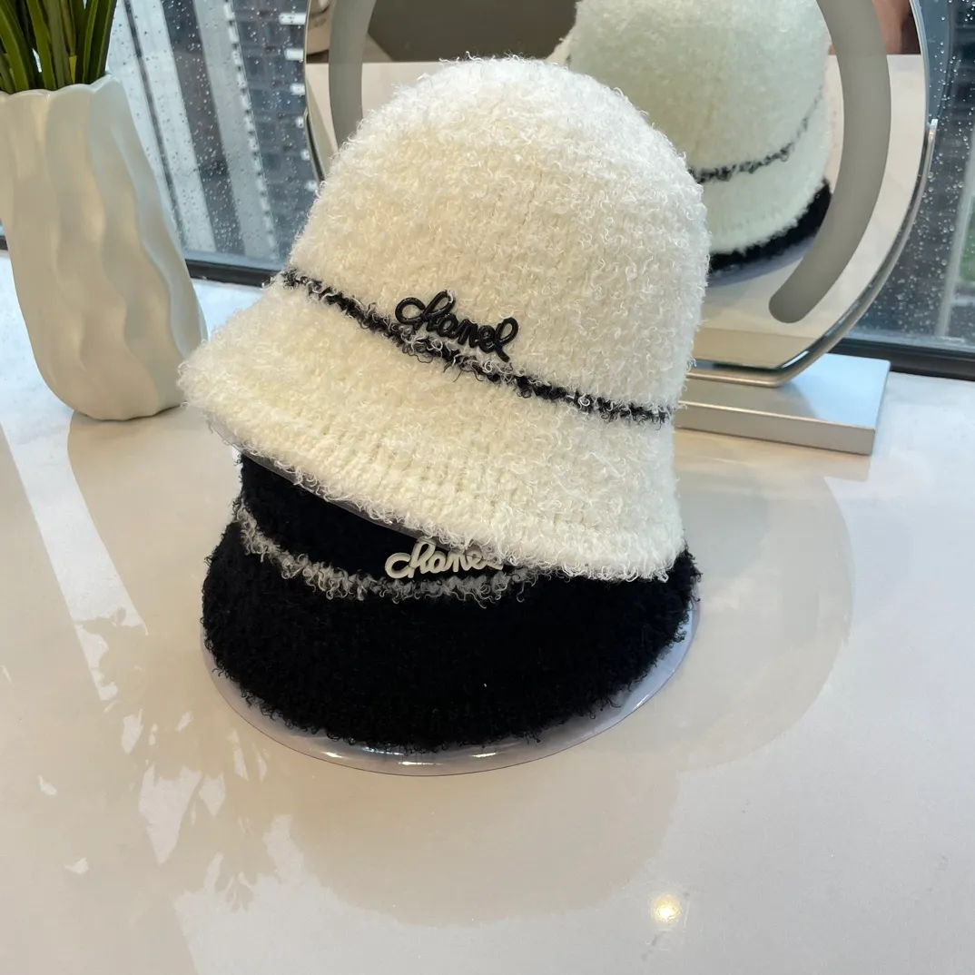 P60 Chanel Chanel 24 Autumn and Winter Bucket Hat Customized Teddy Circle Yarn, So Cute 𓆩♡𓆪 Extremely Black and White for Age Reduction, A Must-Have for Sweet Girls