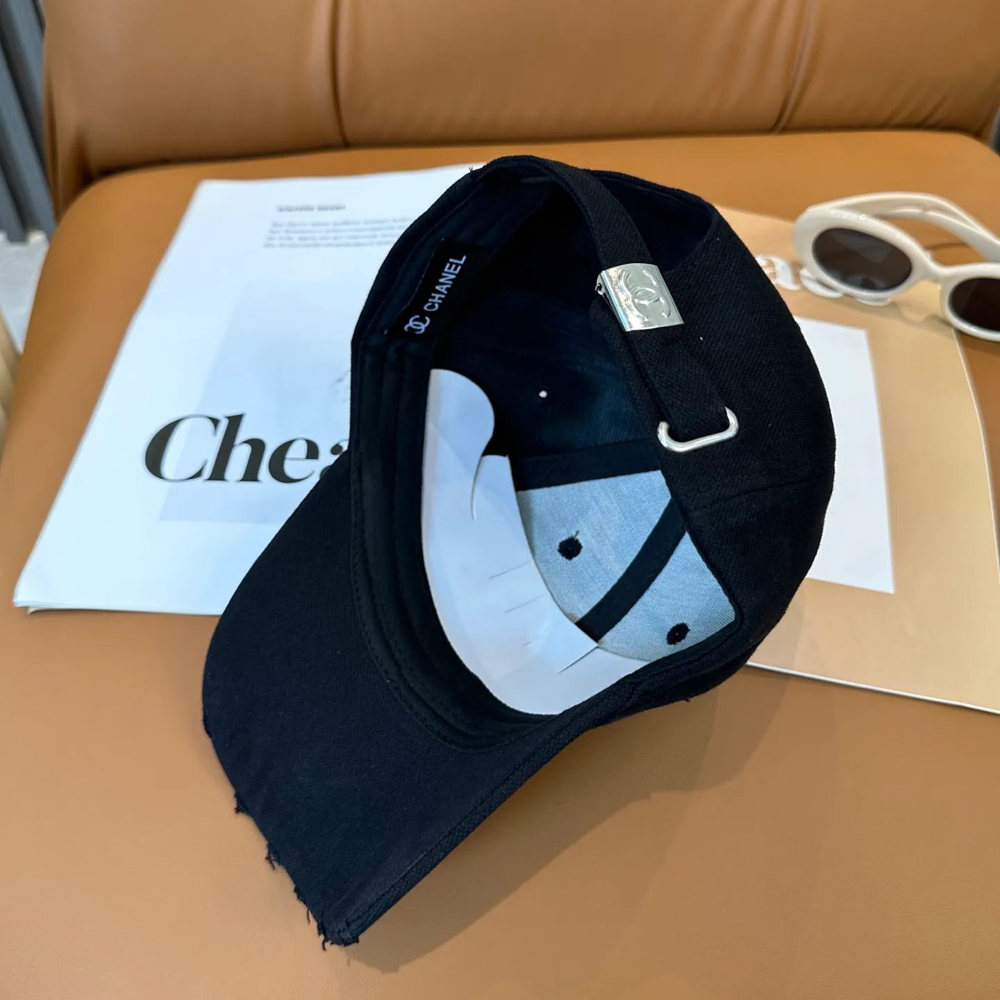 P50 CHANEL [Chanel] New simple embroidered logo baseball cap, new model shipped, big brand style is super easy to match, hurry up and get it!
