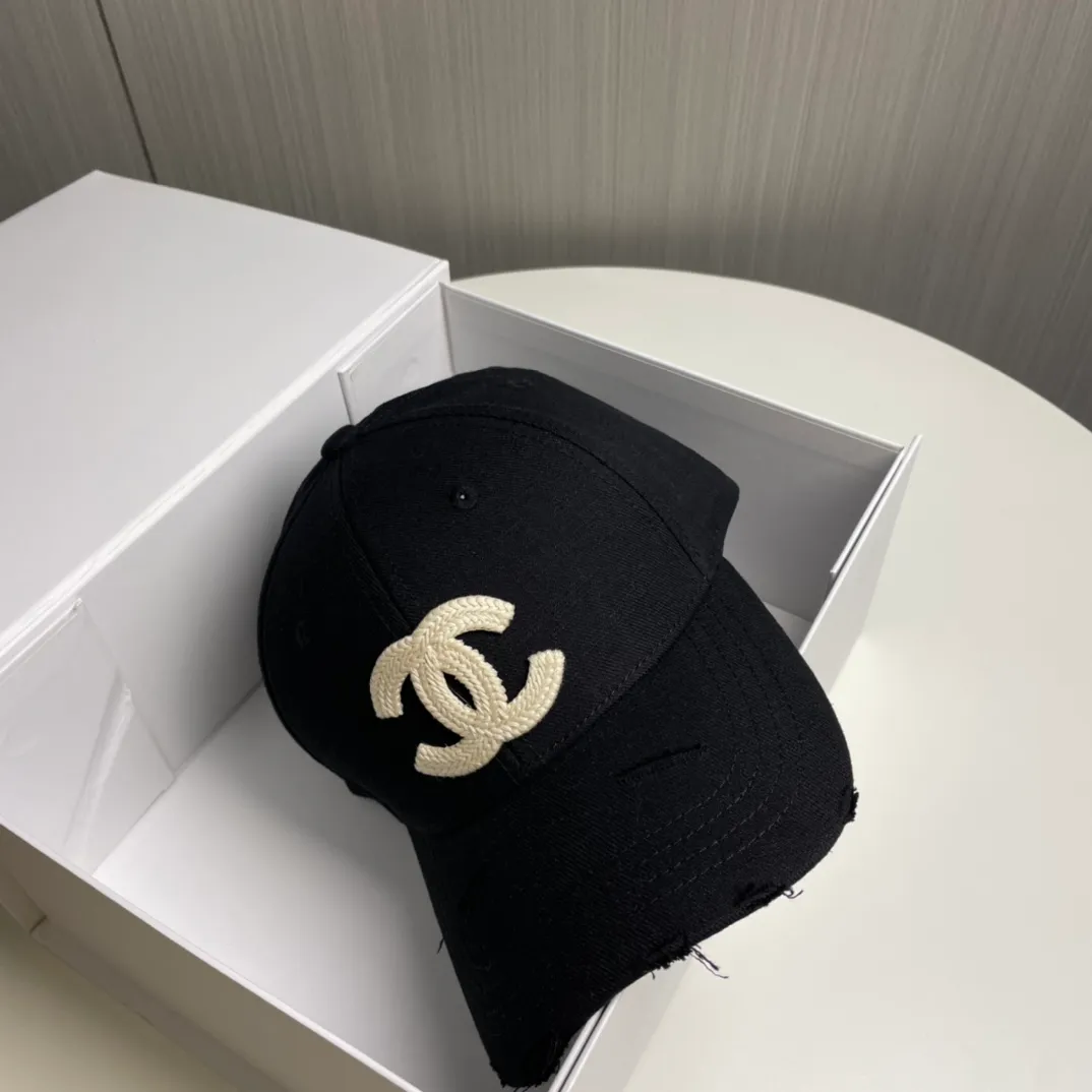 P66 CHANEL new baseball cap, classic and simple logo, fashionable and casual design, popular new product