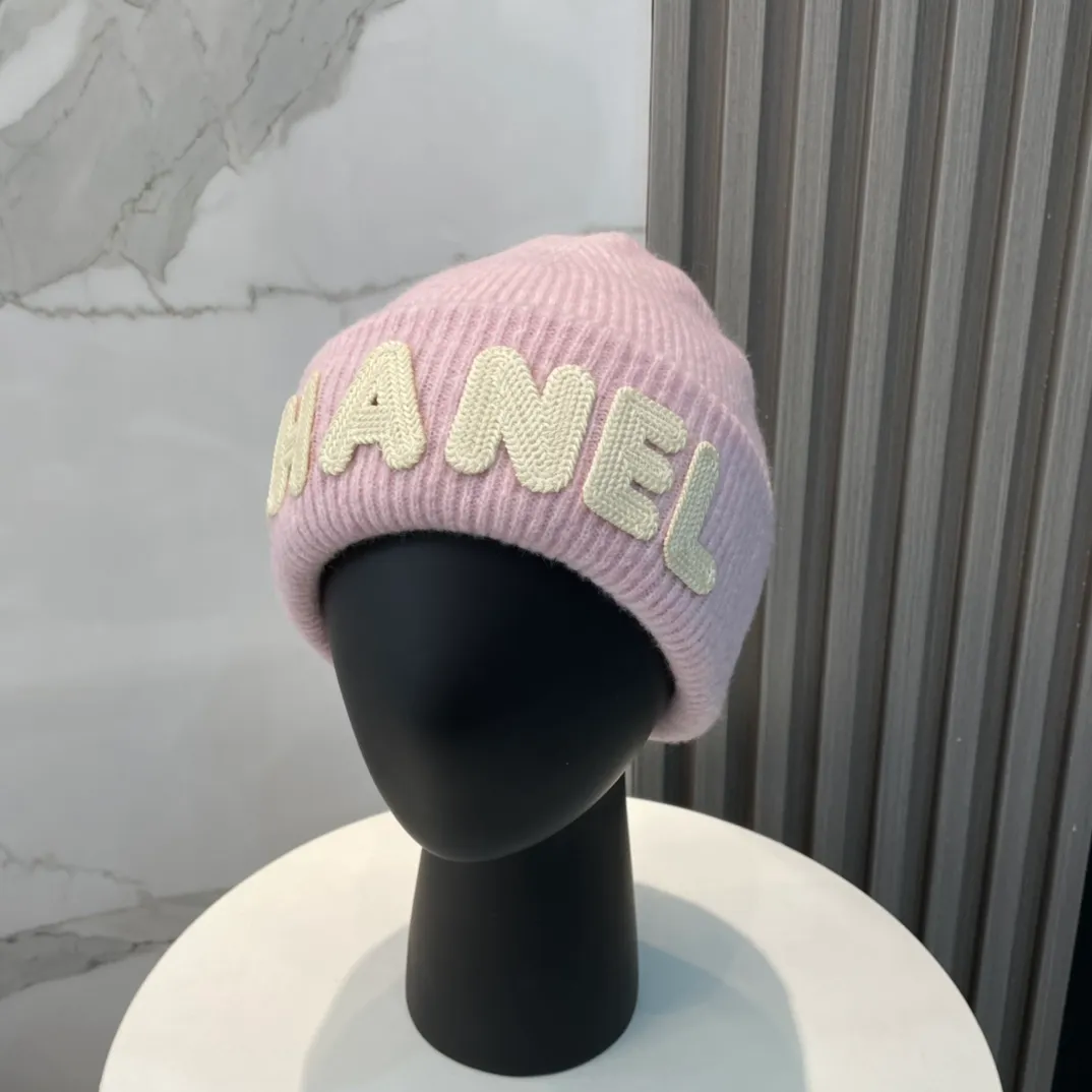 P66 comes with dust bag 🌺 [CHANEL] New wool knitted hat, Xiaohongshu, recommended by major Internet celebrities! Thicker and warmer, fashionable and popular🌸First-class texture, the best brand for keeping warm in autumn and winter, order now, limited quantity available