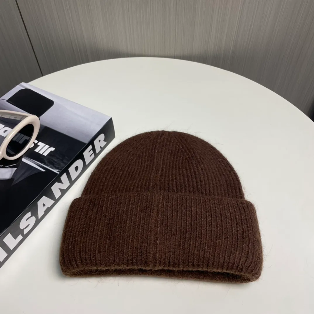 P76 Chanel Chanel Autumn and Winter Rabbit Hair Camellia Beanie Recommended by Internet Celebrity Fashion Bloggers, Xiaohongshu’s Popular Style, Knitted Beanie with a Super Soft and Comfortable Feel, and Excellent Elasticity!