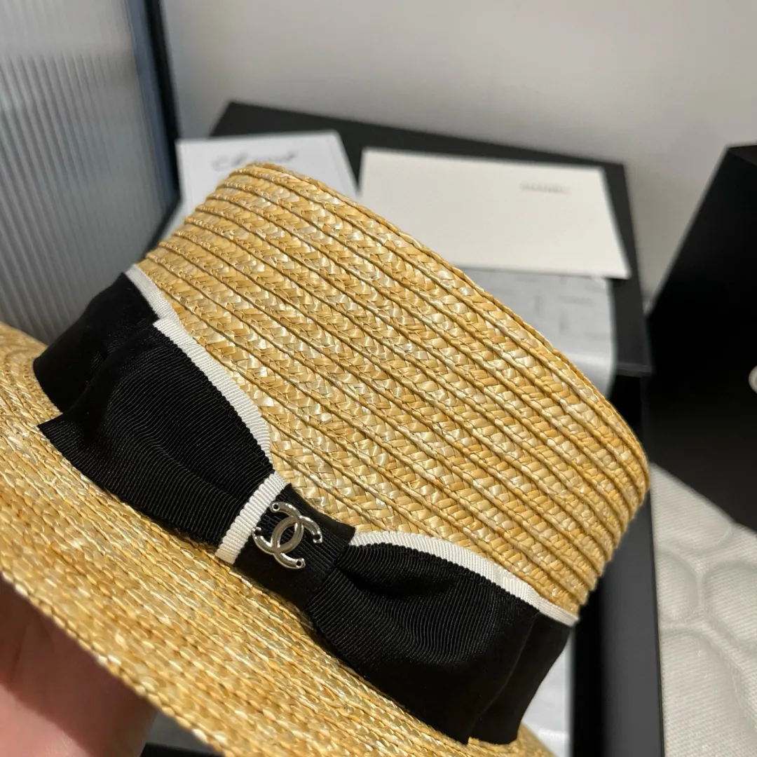 💰160¥ Chanel official flat top hat, made of straw, head circumference 57cm