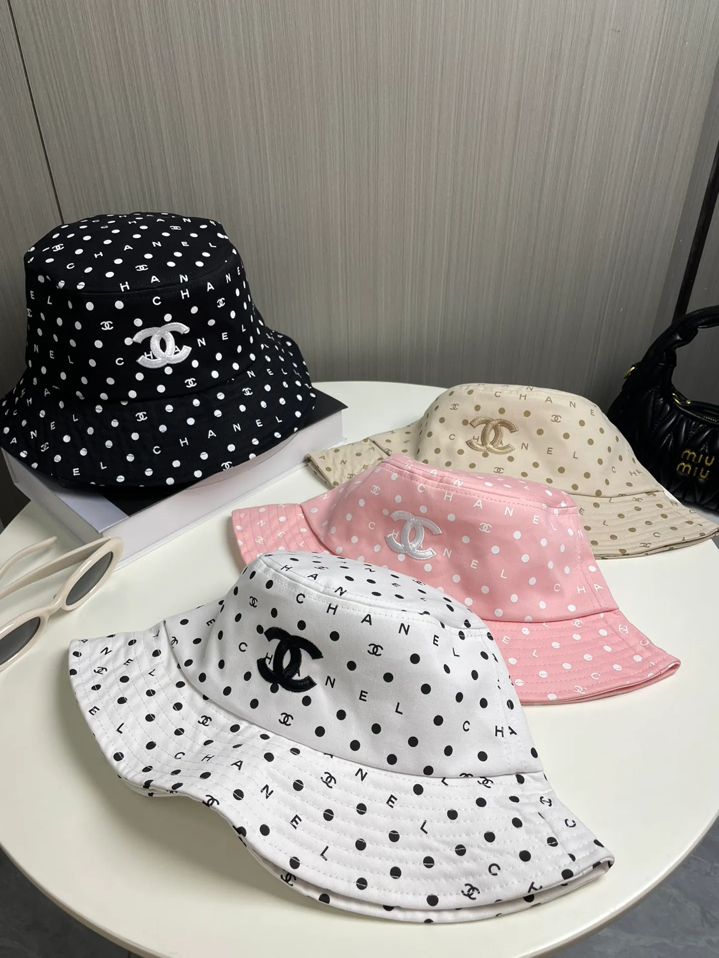 P66 CHANEL] New simple embroidered logo bucket hat 🧢New model shipped, big brand style is super easy to match, hurry up and get it