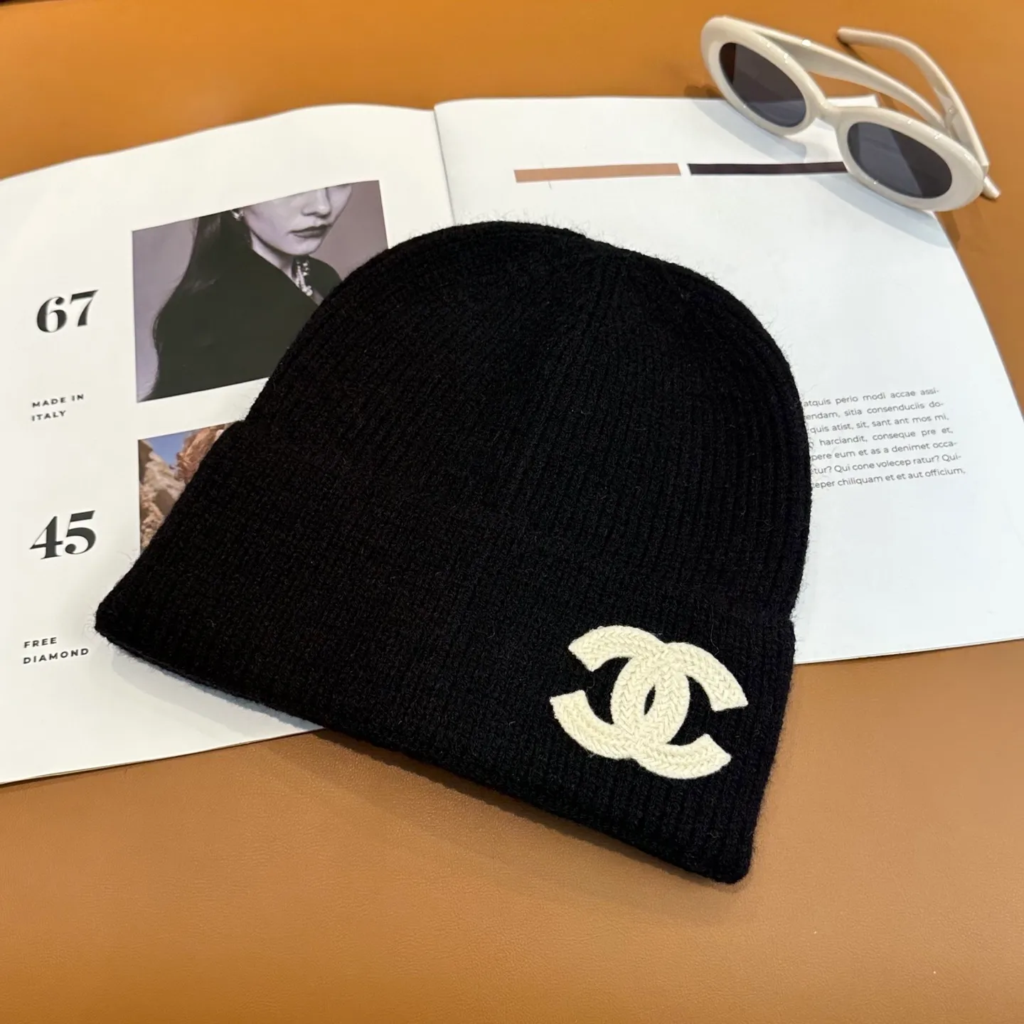 P56 comes with dust bag 🌺 [CHANEL] New rabbit fur knitted hat, Xiaohongshu, the main recommendation of major Internet celebrities! Thicker and warmer, fashionable and popular🌸First-class texture, the best brand for keeping warm in autumn and winter, order now, limited quantity available