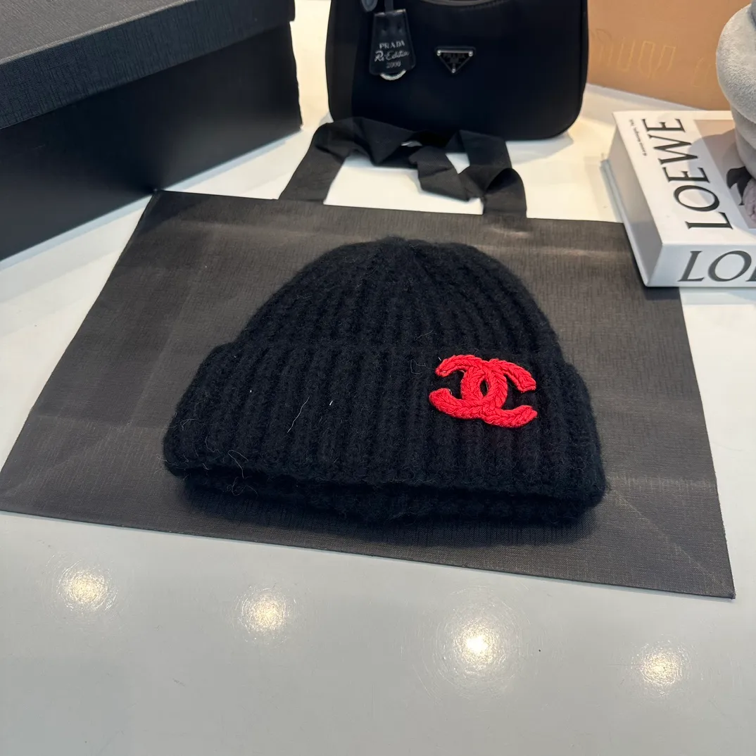 P60 CHANEL Chanel 2023 new autumn and winter cashmere gradient knitted beanie, Xiaoxiang series, full of light luxury