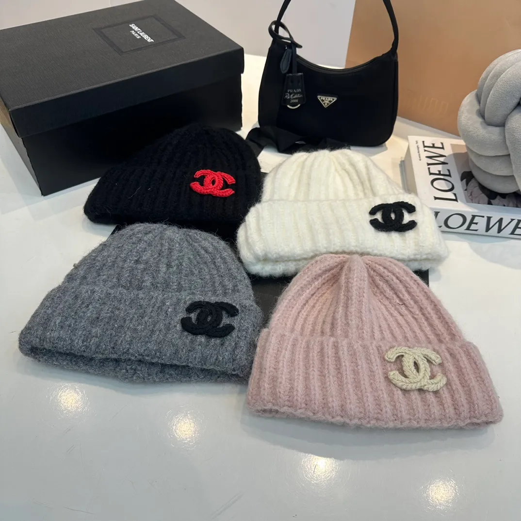 P60 CHANEL Chanel 2023 new autumn and winter cashmere gradient knitted beanie, Xiaoxiang series, full of light luxury