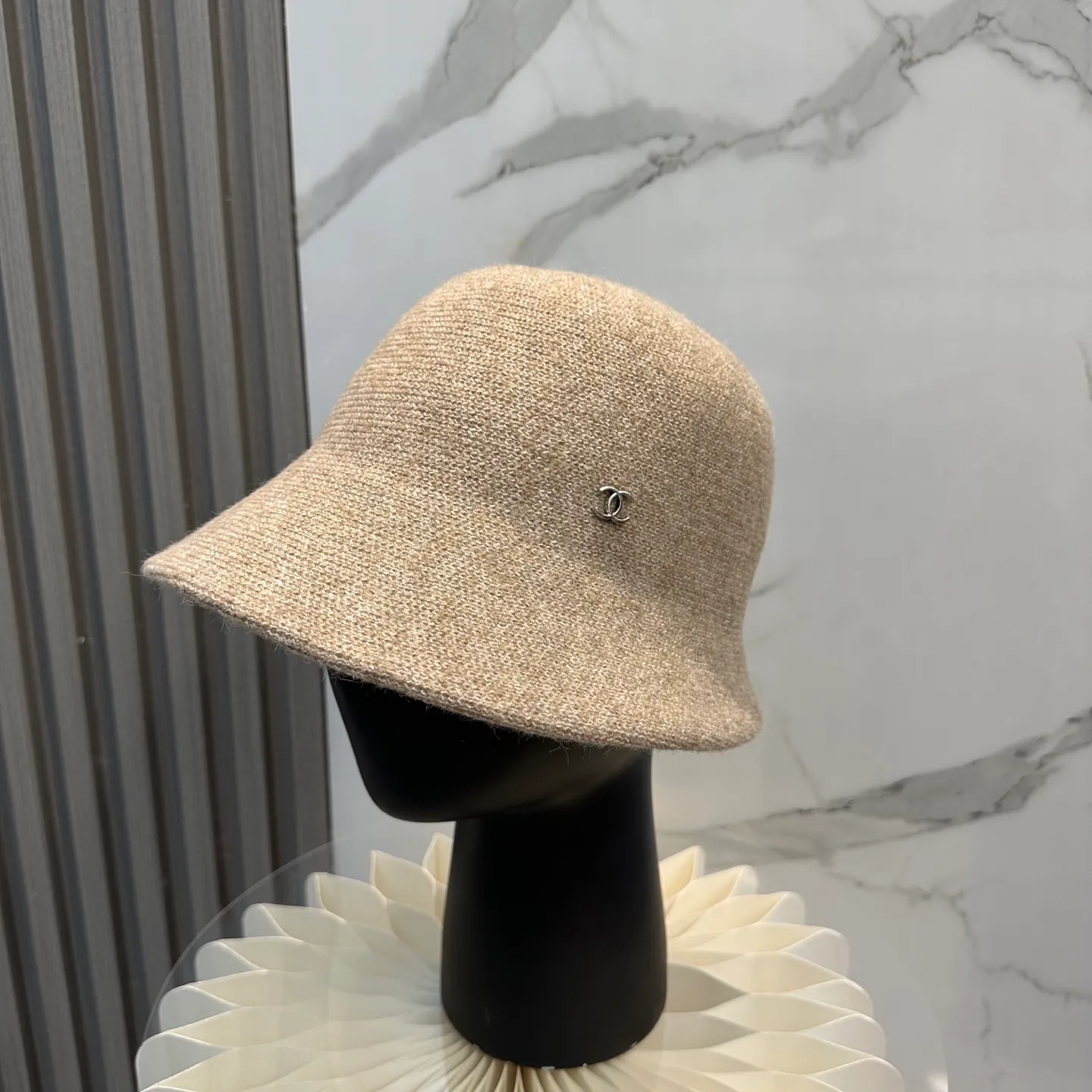P76💛 Comes with dust bag [CHA Chanel] 2025 autumn and winter new style small fragrance cashmere bucket hat, 🔆Versatile everyday style ~ a must-have for going out on the street