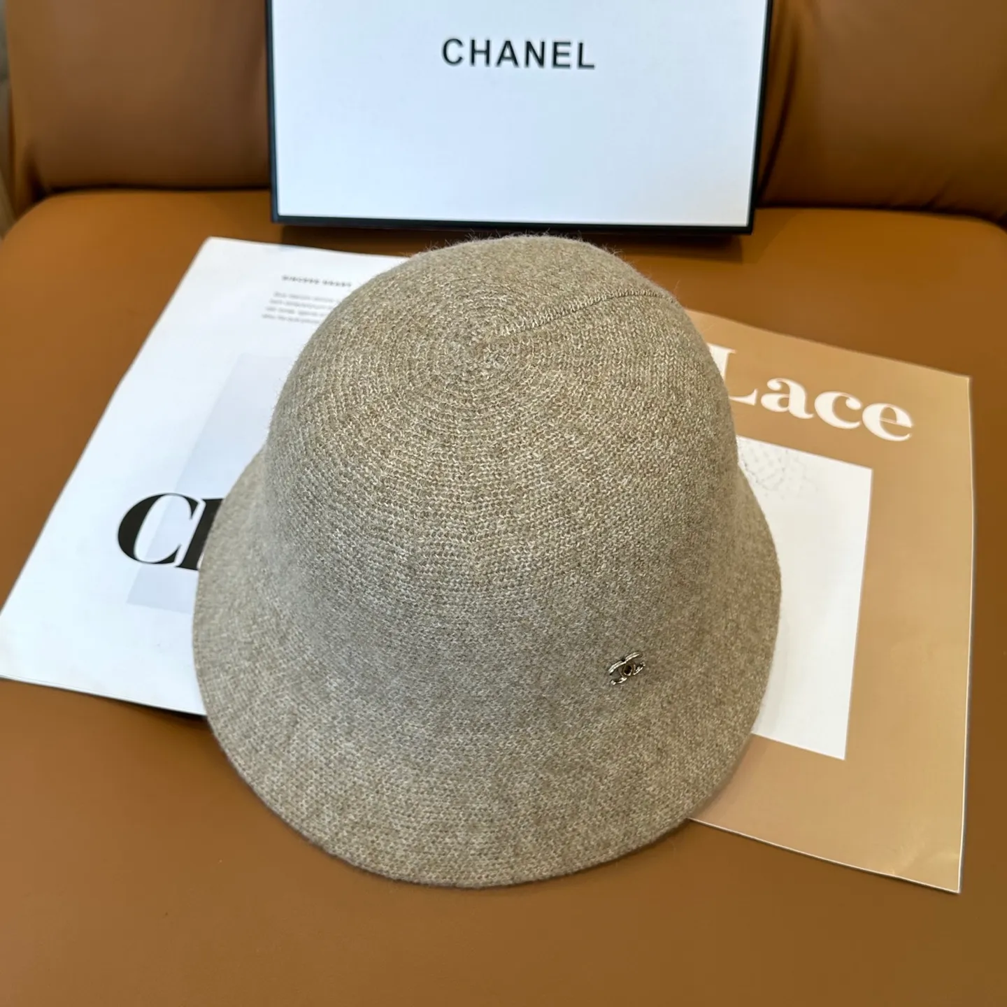 P76💛 Comes with dust bag [CHA Chanel] 2025 autumn and winter new style small fragrance cashmere bucket hat, 🔆Versatile everyday style ~ a must-have for going out on the street