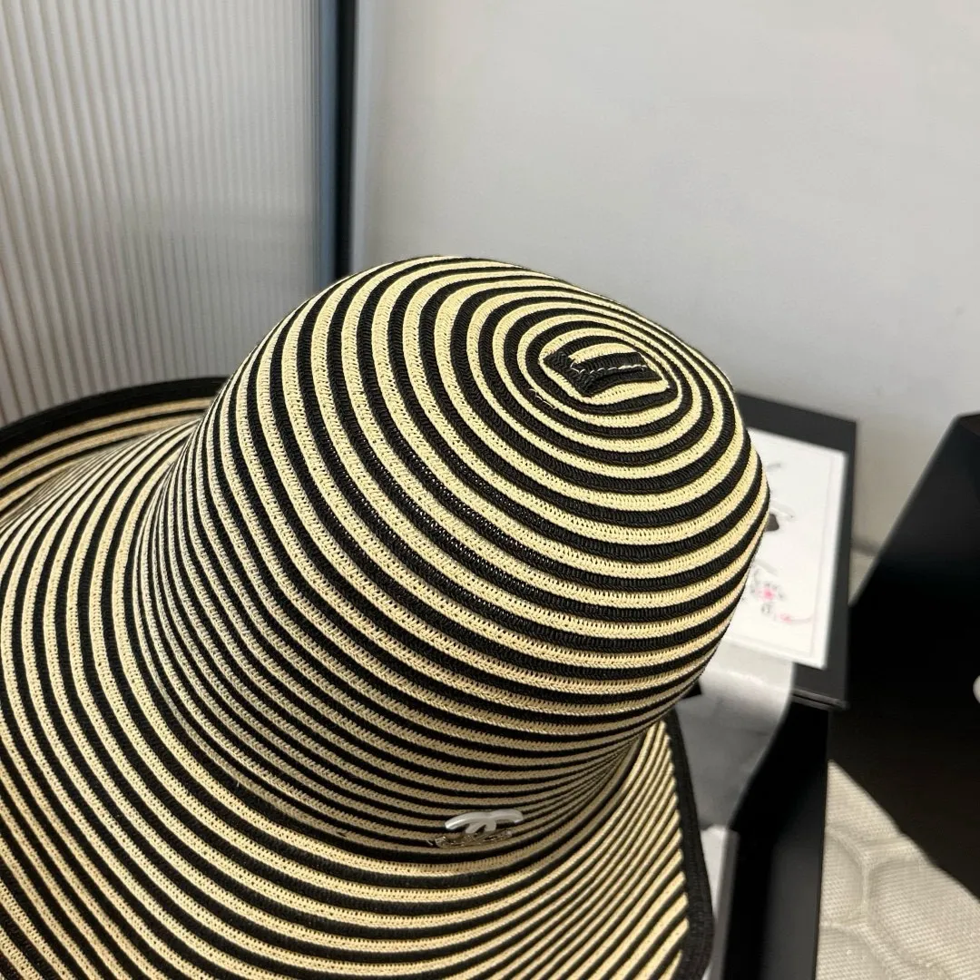 💰150¥ Chanel new striped sun hat, basin hat, foldable straw hat, head circumference 57cm