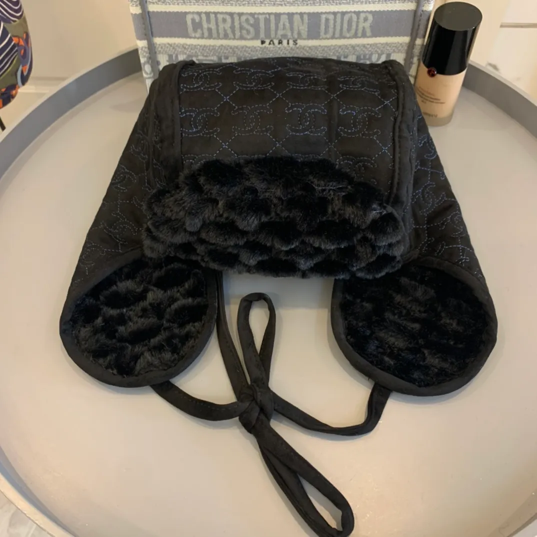 p110 Chanel 2020 new autumn and winter wool thunder cap