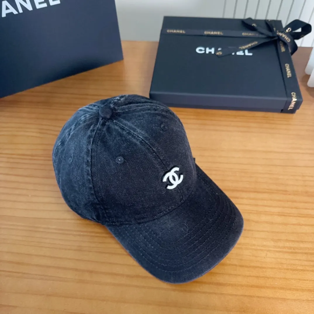 💰60 Chanel CHANEL new hard-top baseball cap, Xiaoxiang logo is classic and simple, fashionable and casual design, popular new product