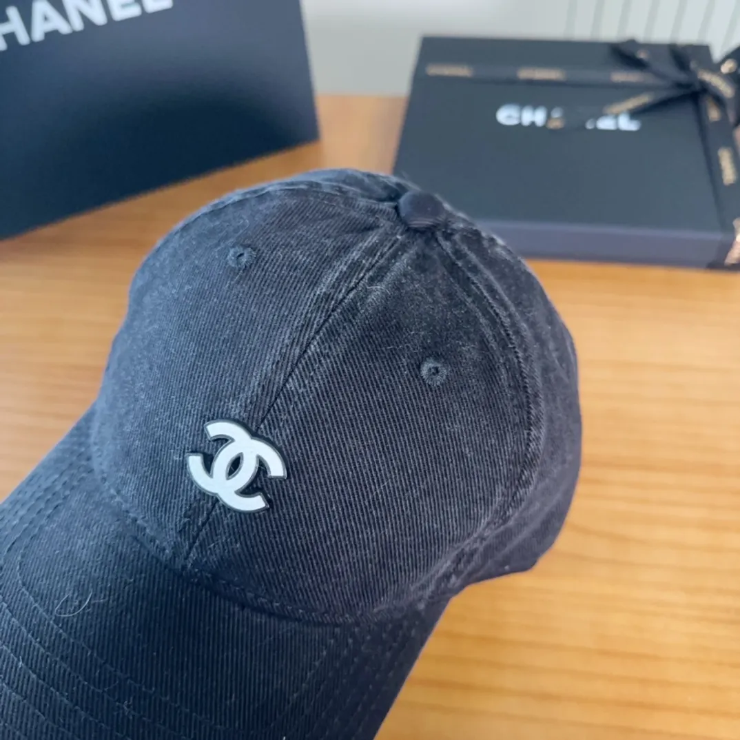 💰60 Chanel CHANEL new hard-top baseball cap, Xiaoxiang logo is classic and simple, fashionable and casual design, popular new product