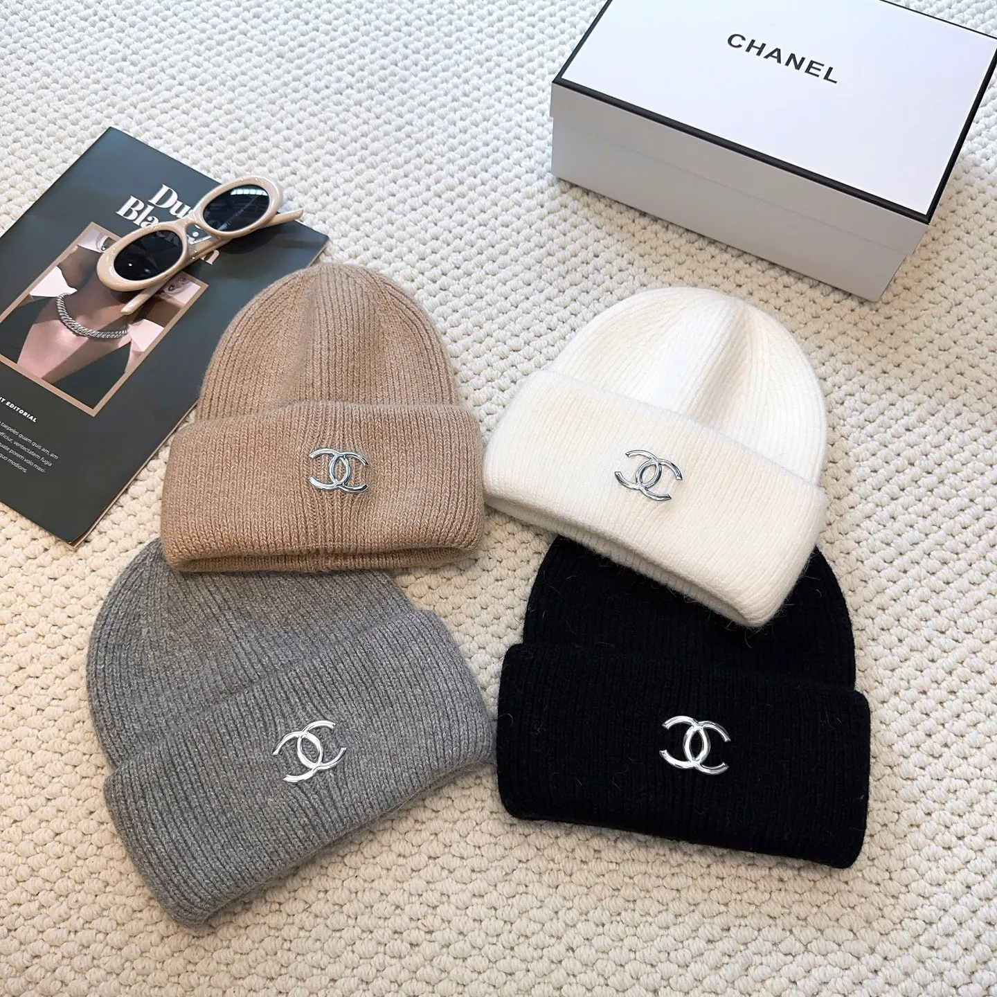 P60 comes with dust bag 🌺 [CHANEL] New rabbit fur knitted hat, Xiaohongshu, the main recommendation of major Internet celebrities! Thicker and warmer, fashionable and popular🌸First-class texture, the best brand for keeping warm in autumn and winter, order now, limited quantity available