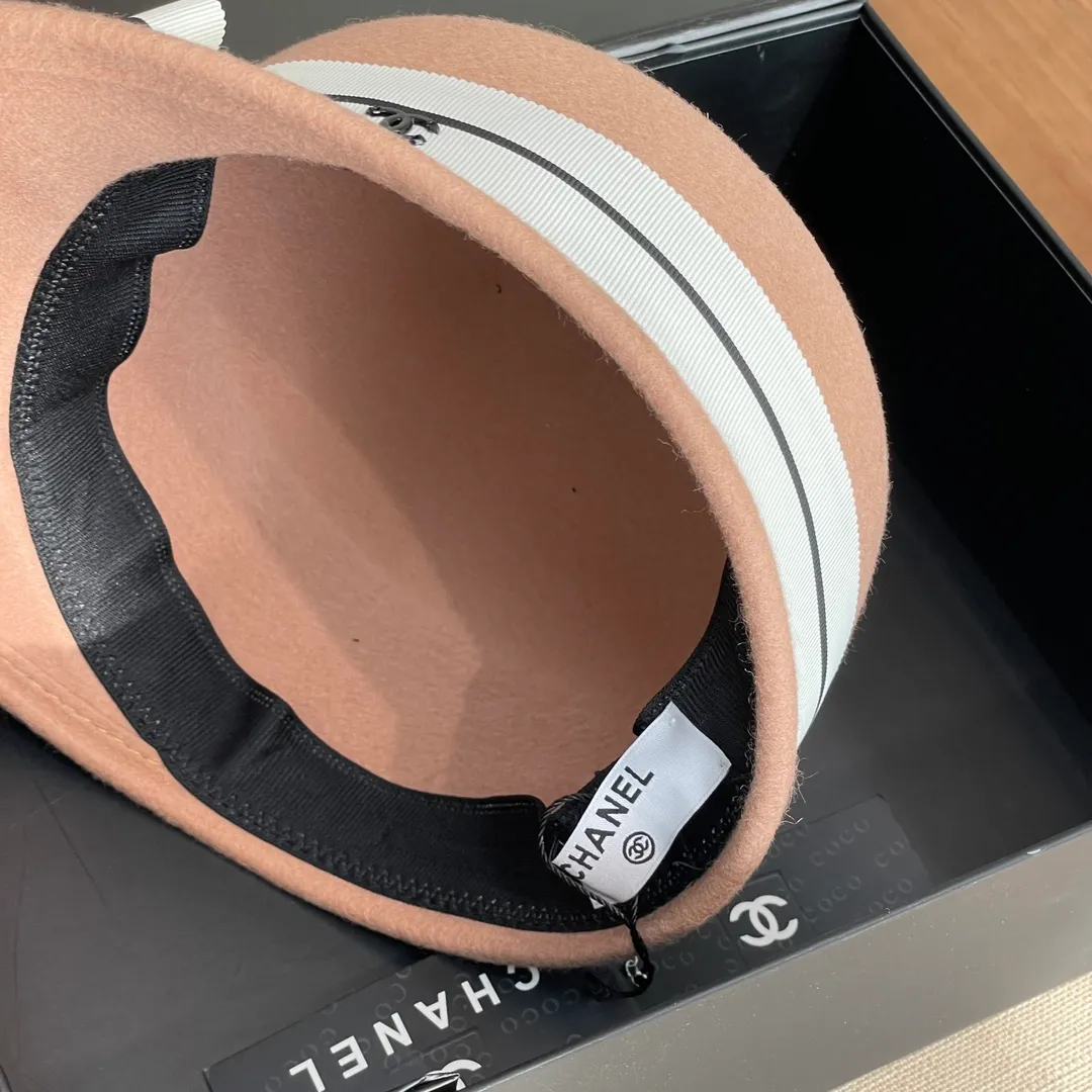 CHANEL Chanel 24 autumn and winter new style webbing brim wool navy hat hat small top hat knight hat 🎩High-end products with high style! 100% Australian wool, very good texture, high-end bow 🎀 decorative ribbon! Big-name socialite style! Collectible beauty!