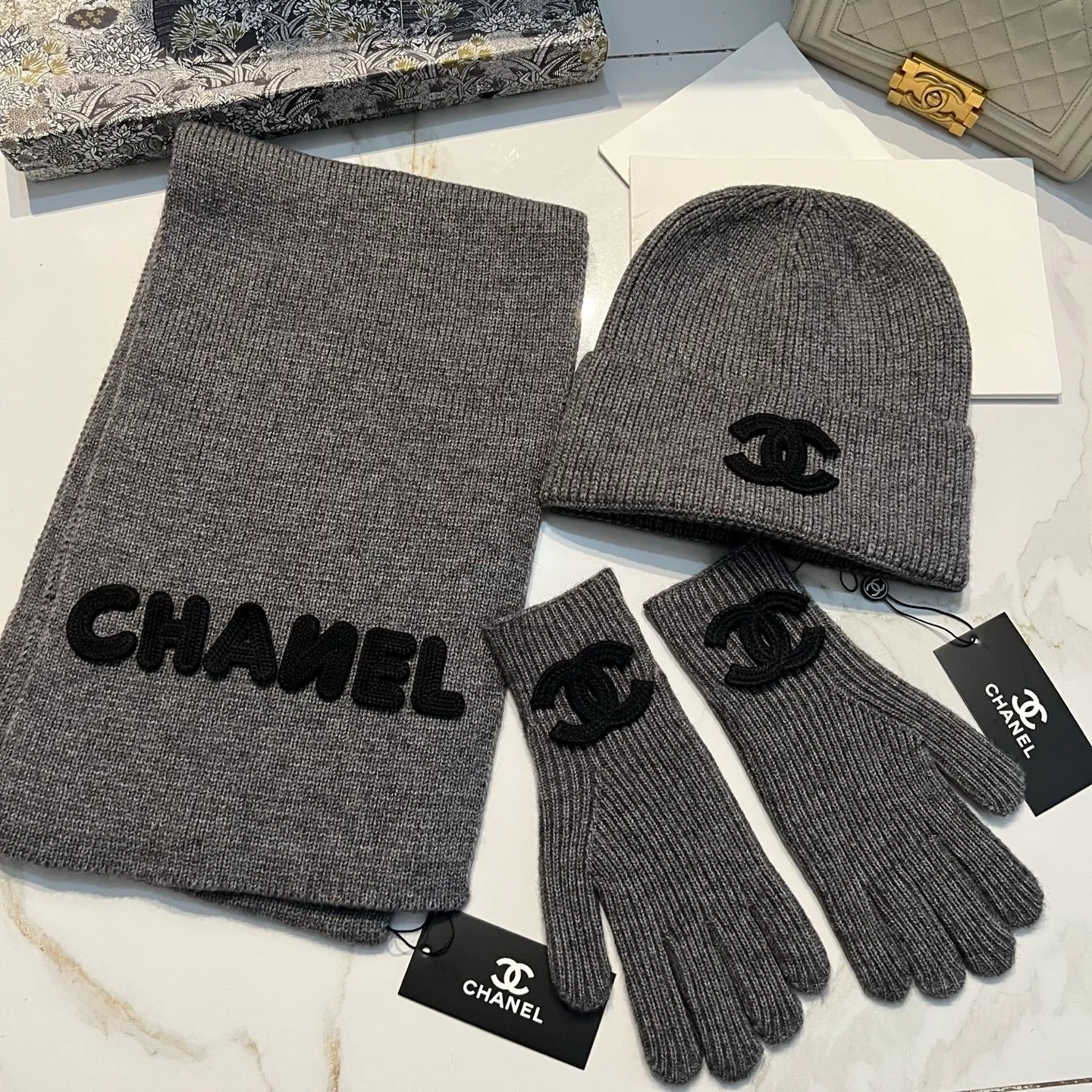 Chanel Chanel three-piece set cashmere knitted hat + scarf + gloves