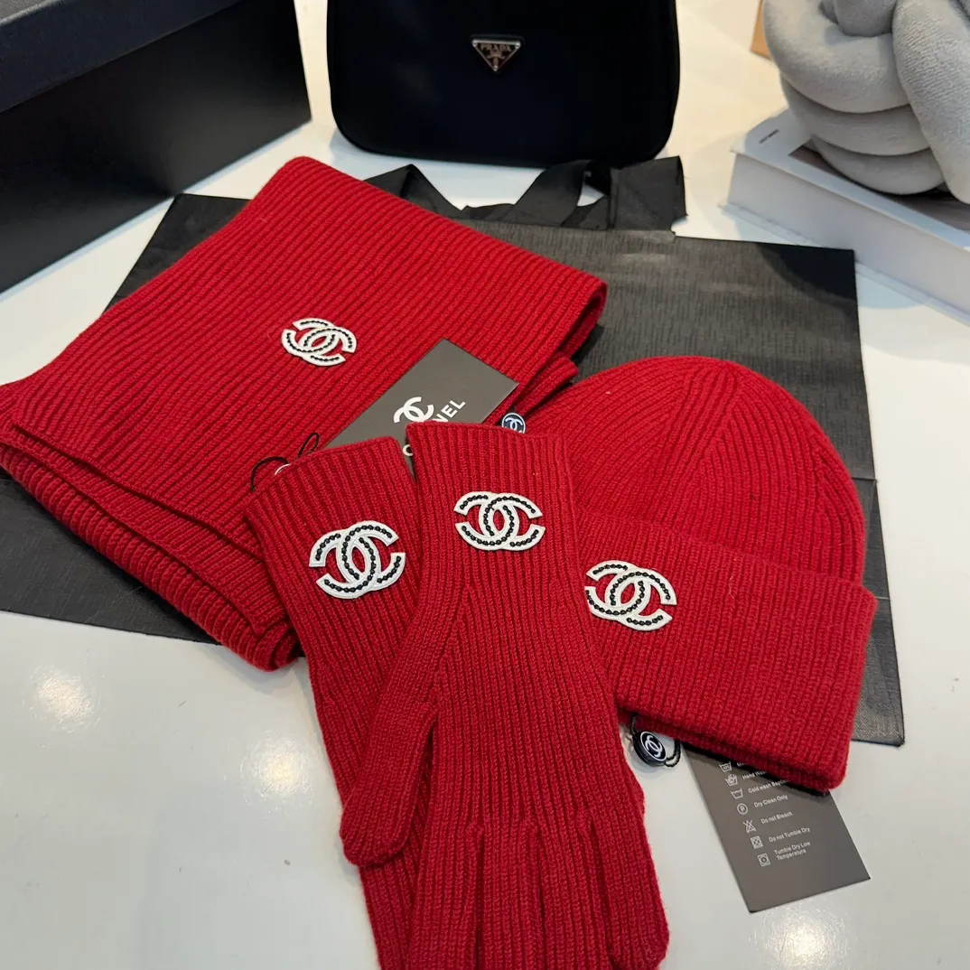 P170 Chanel Beanie Hat Set Hat Scarf Hat + Scarf + Gloves