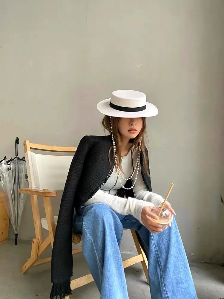 💰220¥ White Chanel new wool top hat official model, flat top hat, 100% wool fabric 🦙%, head circumference 57cm