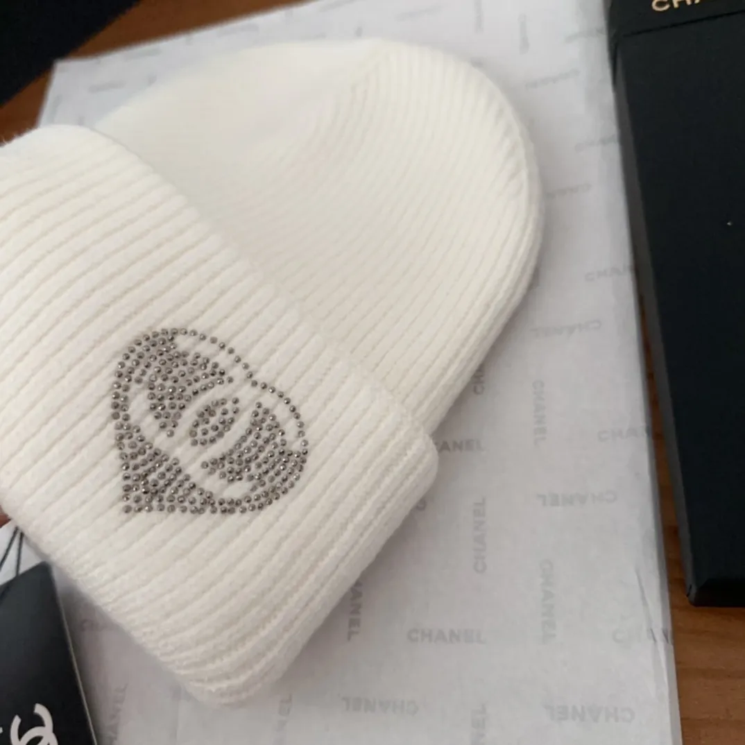 💰60 Chanel official website releases CHANEL small and popular knitted hat! Xiaohongshu’s new product is released, it’s so 🉑️, high-elastic fabric, classic colors, same style for men and women.