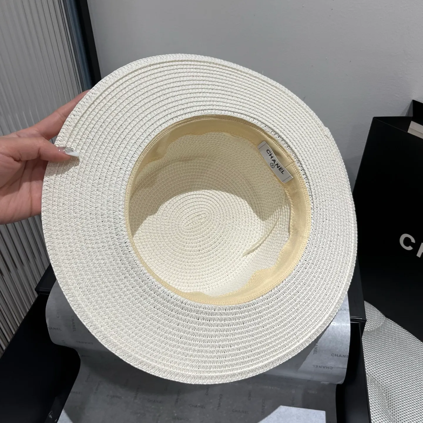 💰100¥ Chanel Chanel classic white small flat top, flat top straw hat, head circumference 57cm