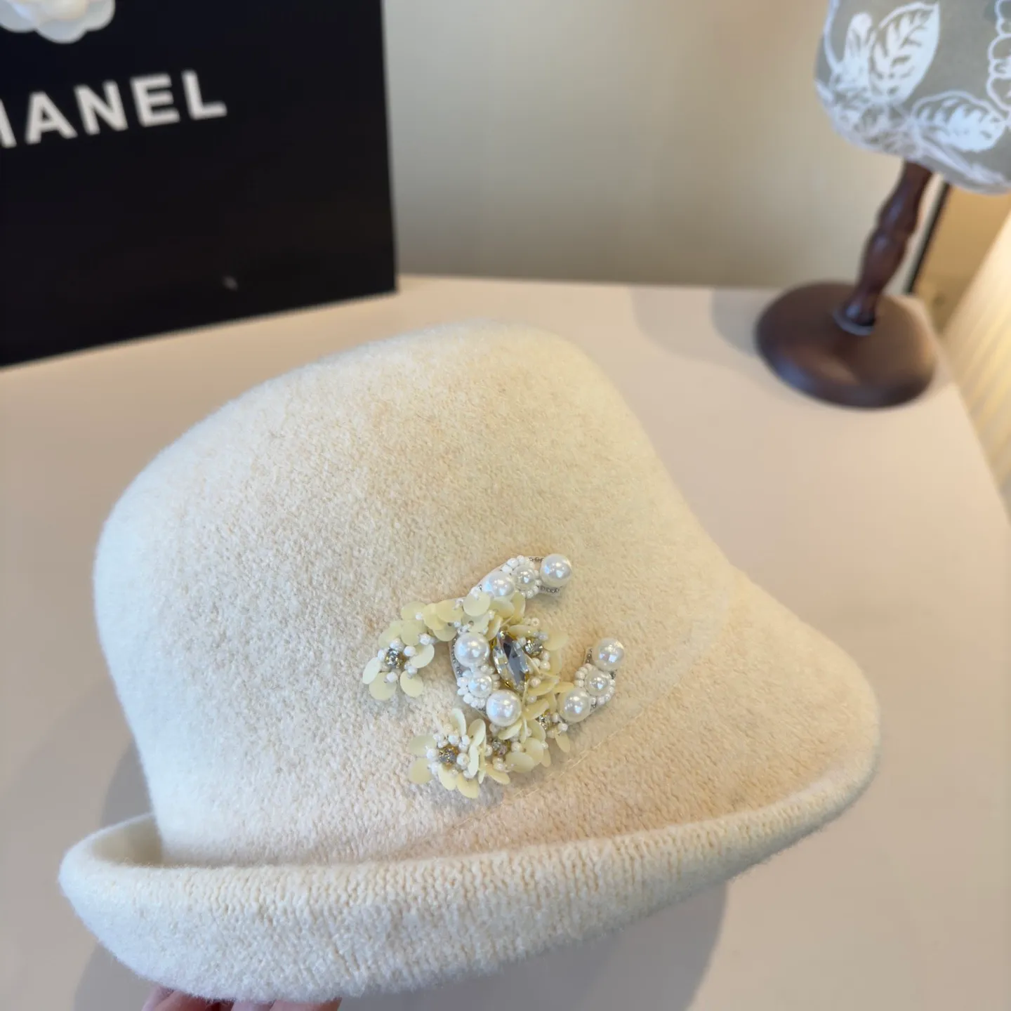 💰120¥ Chanel's new wool curled basin hat, irregular cut design, head circumference 57cm