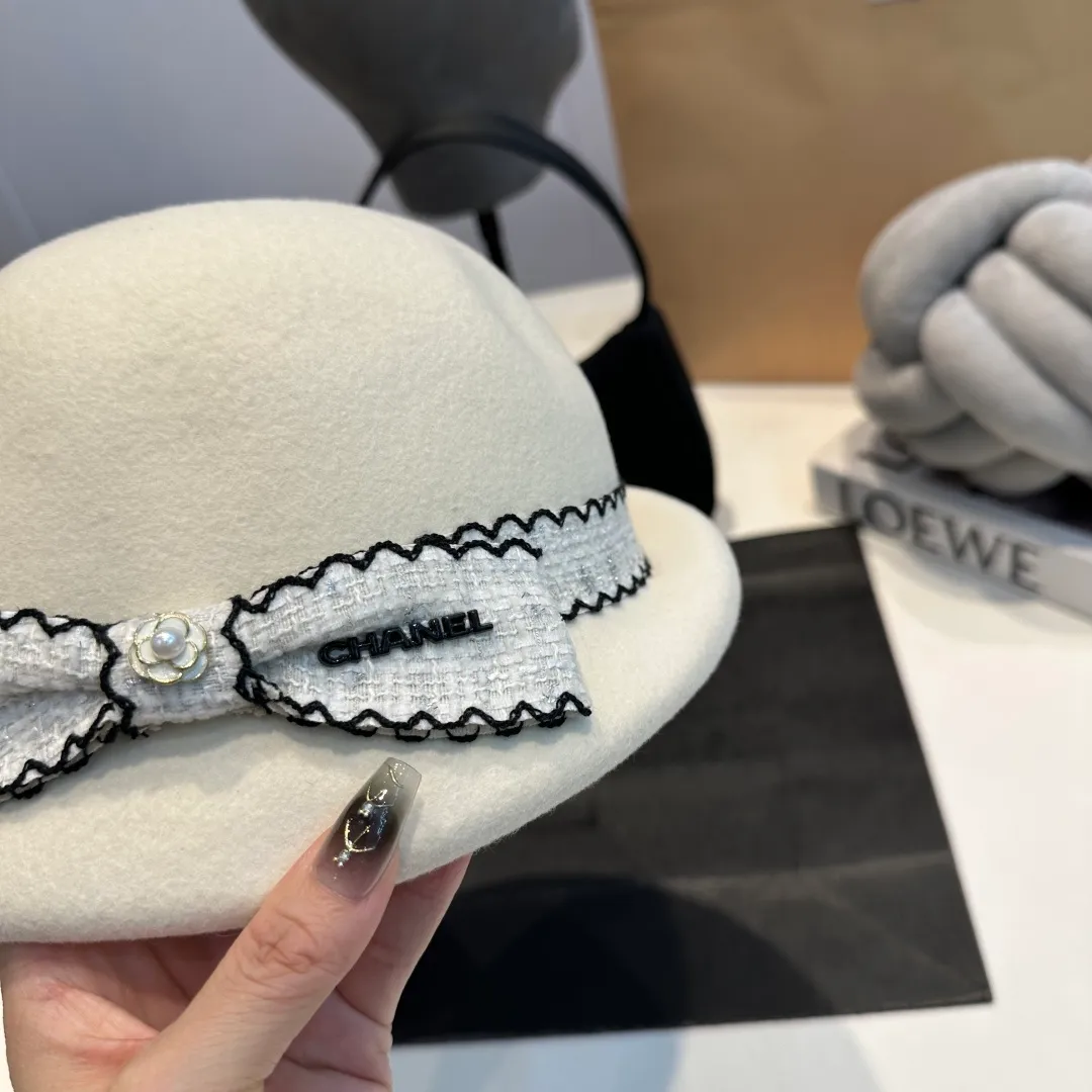 P190 Chanel Chanel classic lady style bowler hat, head circumference 57cm