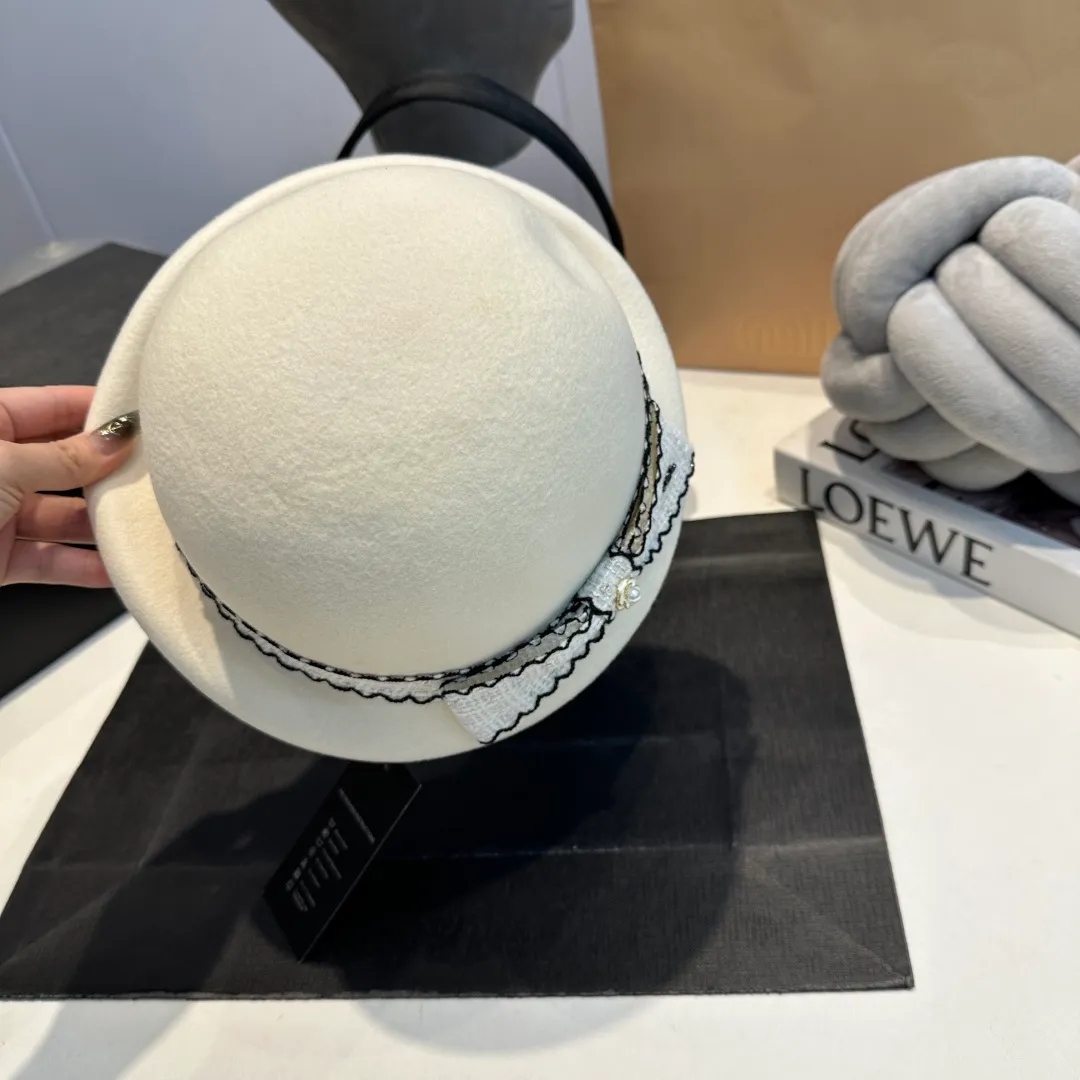P190 Chanel Chanel classic lady style bowler hat, head circumference 57cm