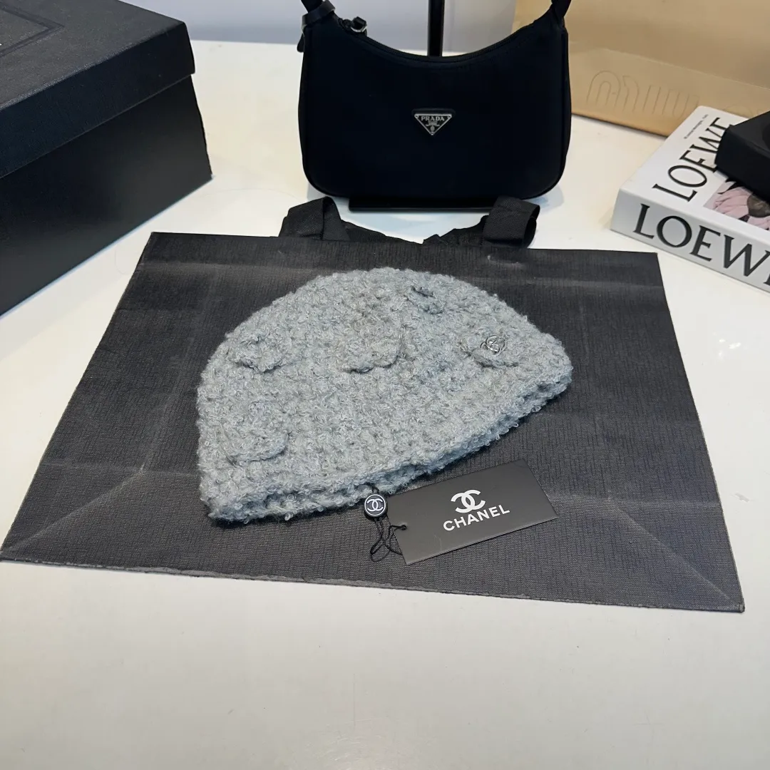 P70 Chanel Chanel 25 autumn and winter style knitted hat wool pile hat fashion trendsetter, star knitted hat same style, hot style