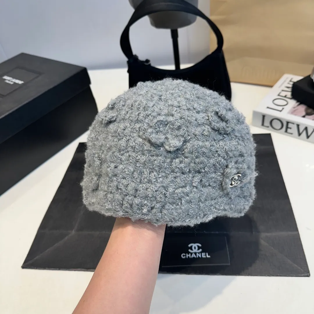 P70 Chanel Chanel 25 autumn and winter style knitted hat wool pile hat fashion trendsetter, star knitted hat same style, hot style