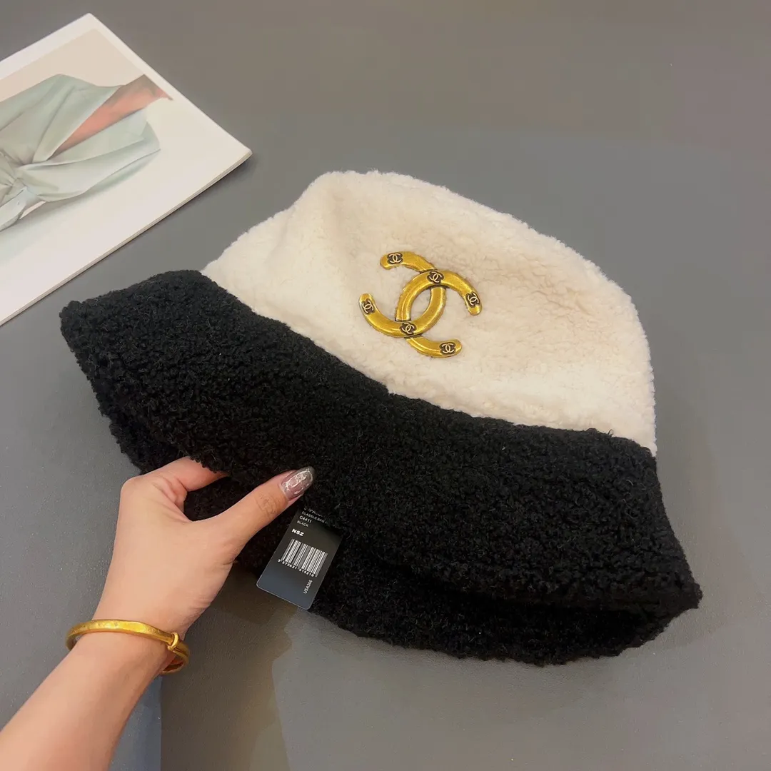 🉐70 ◼️CHANEL Chanel 2022 hot autumn and winter style small fragrance lamb wool, simple foldable fisherman hat, the details are exquisite and the workmanship is very exquisite, a must-have for goddesses