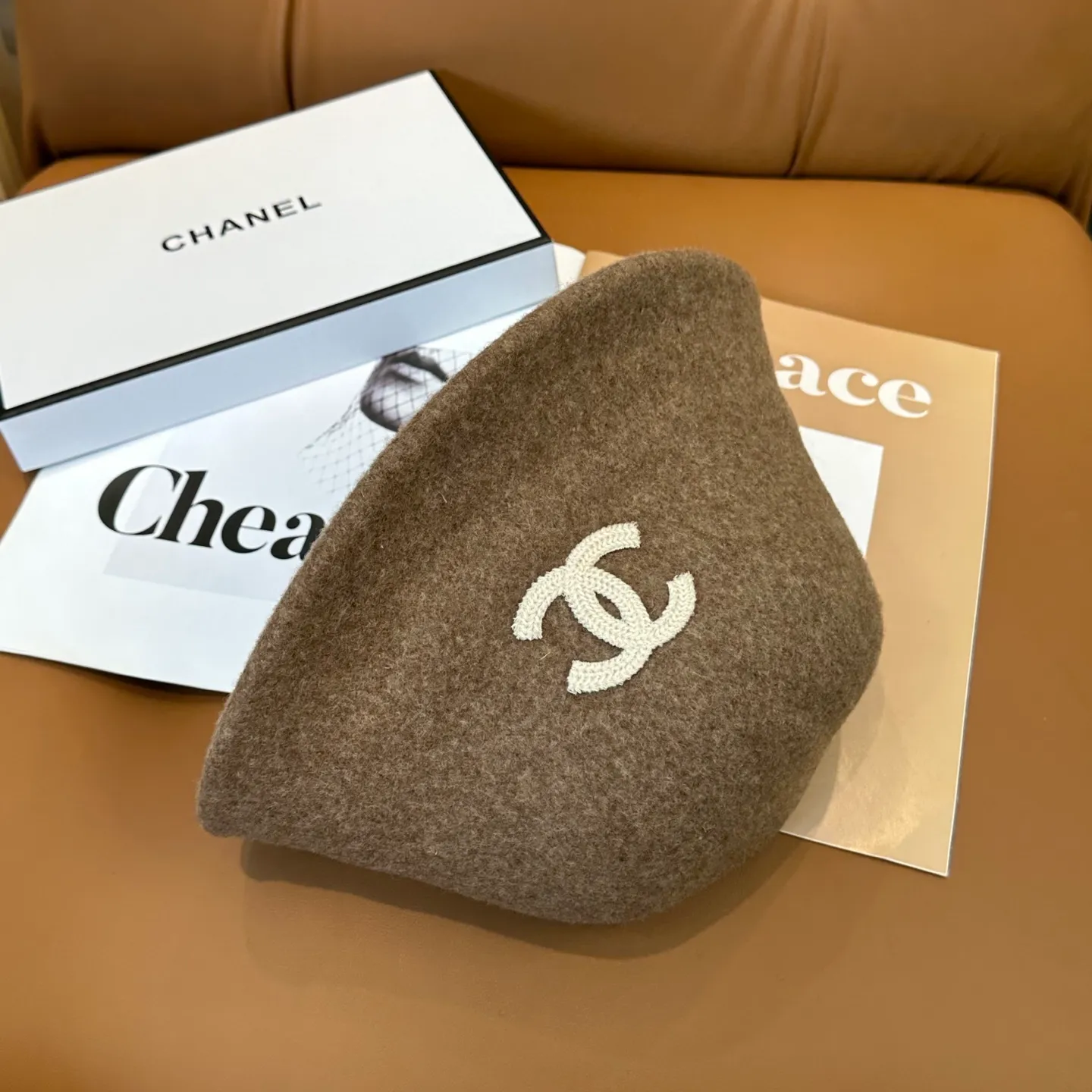 P76💛 Comes with dust bag [CHA Chanel] 2025 autumn and winter new style wool cashmere bucket hat, 🔆Quality goddess style ~ a must-have for going out on the street