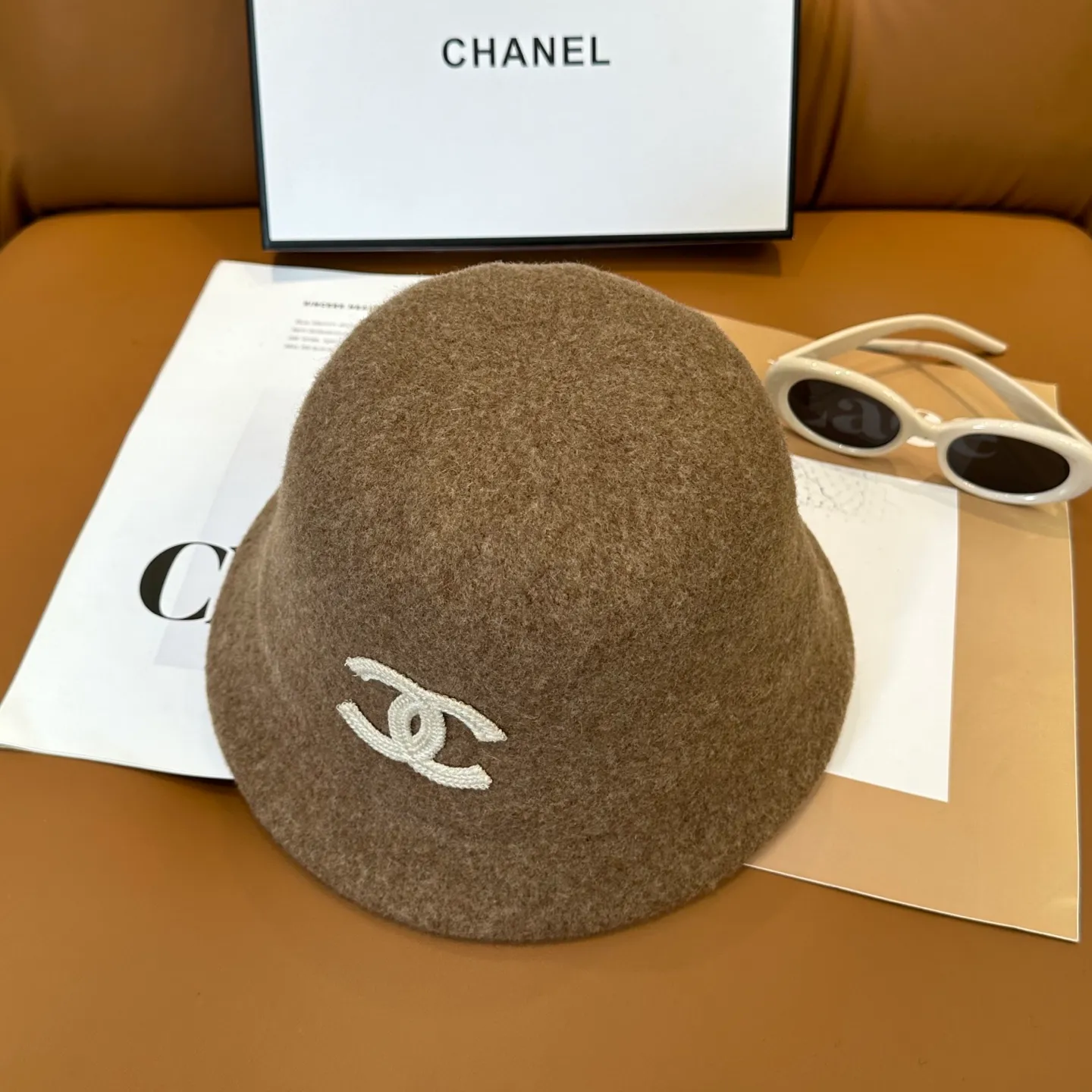P76💛 Comes with dust bag [CHA Chanel] 2025 autumn and winter new style wool cashmere bucket hat, 🔆Quality goddess style ~ a must-have for going out on the street