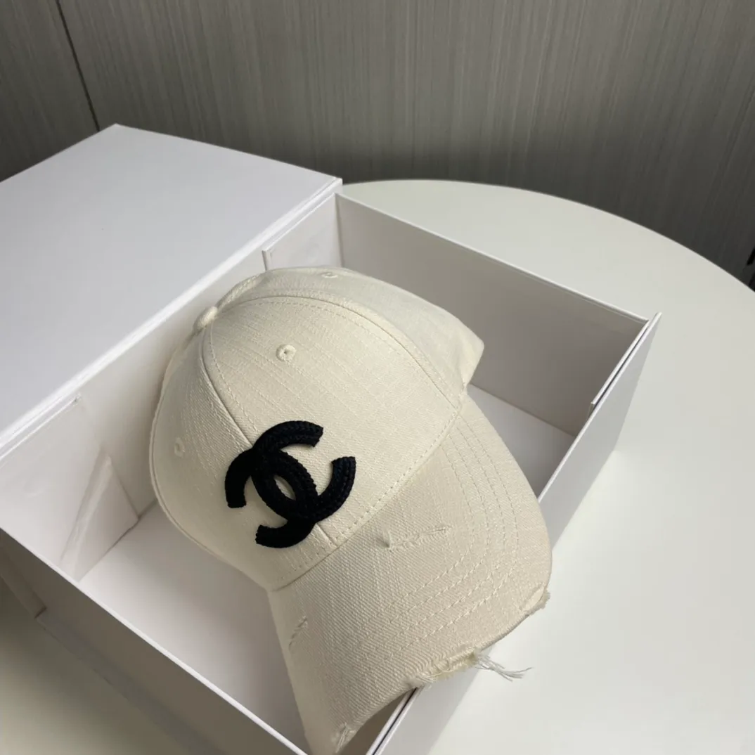 P66 CHANEL new baseball cap, classic and simple logo, fashionable and casual design, popular new product