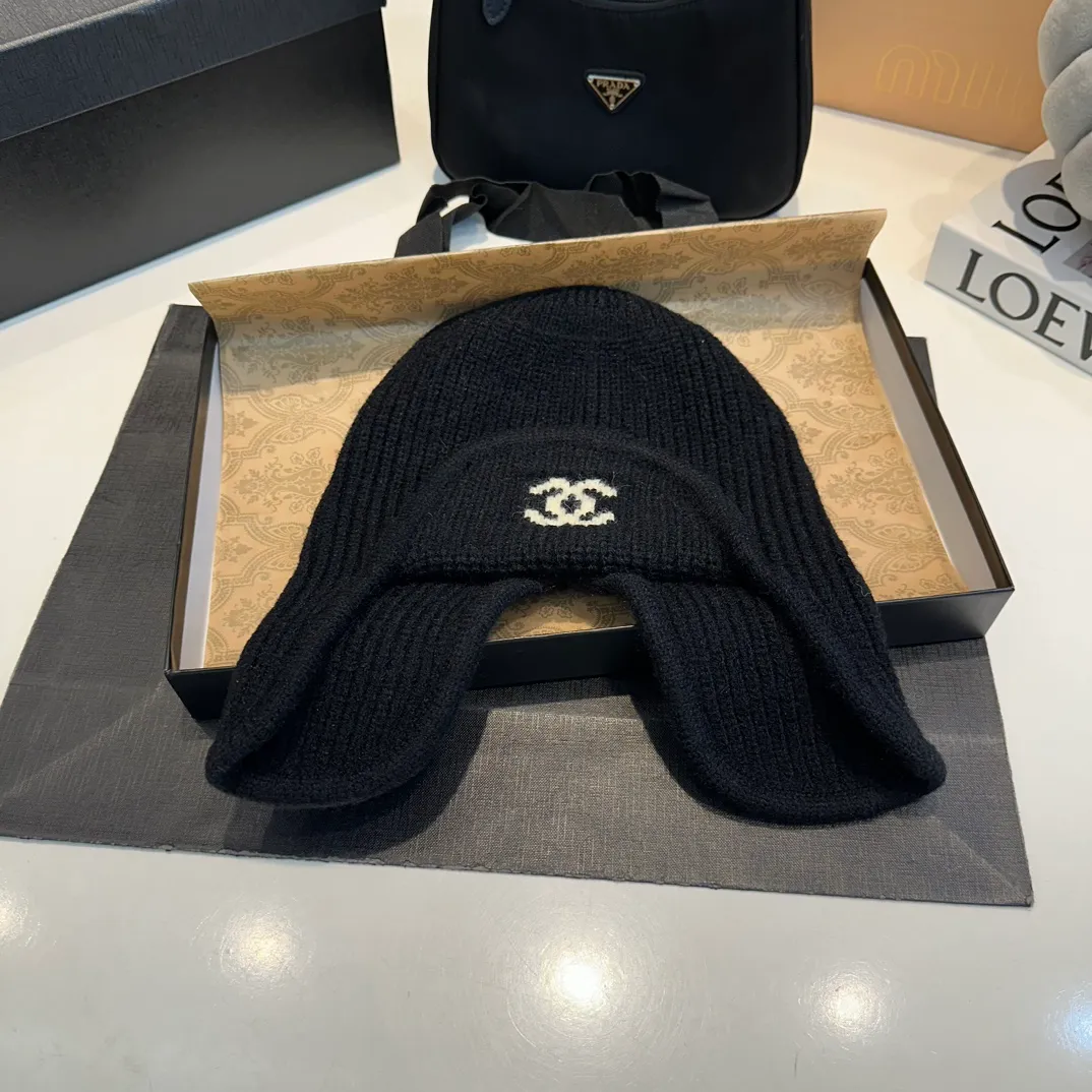 P60 Chane*🆕Chanel 24N new ski series wool hat, the popular Lei Feng hat all over the Internet, black and white, 4 colors, versatile and cool, can be worn by men and women as a couple, warm and good-looking, a must-have