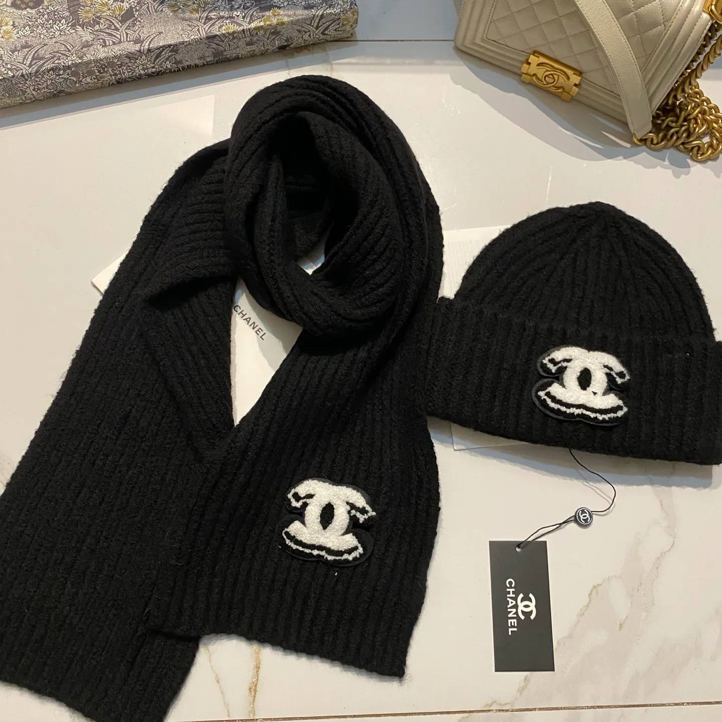 Chanel Chanel suit wool knitted hat + scarf