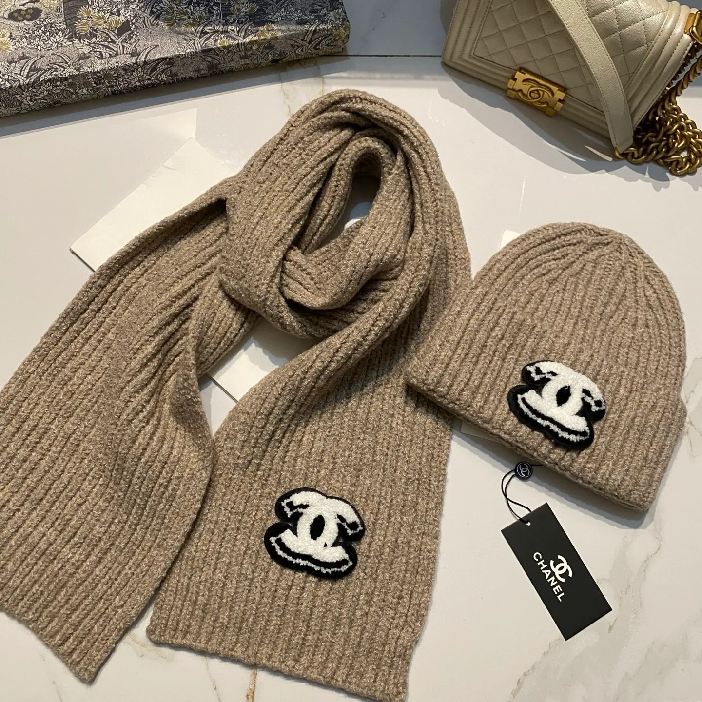Chanel Chanel suit wool knitted hat + scarf