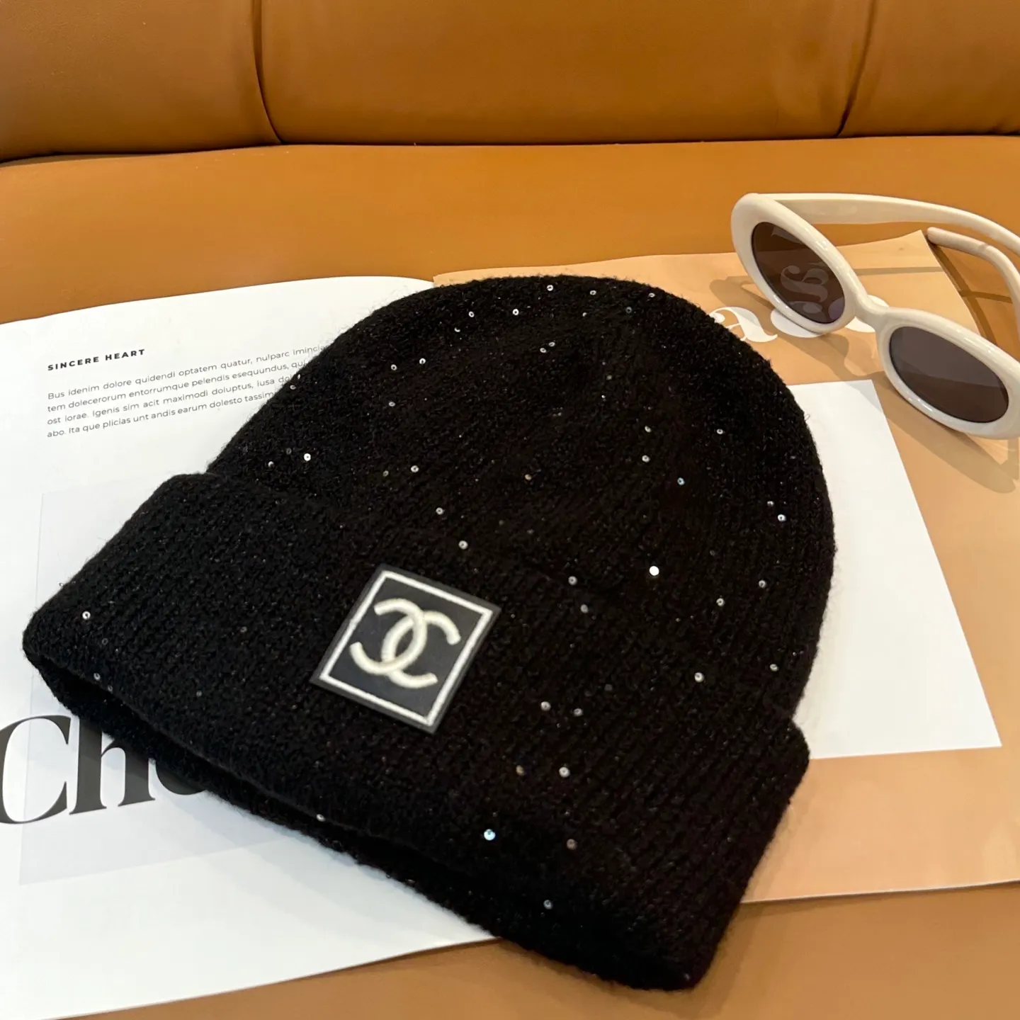 P66 comes with dust bag 🌺 [CHANEL] New knitted hat, Xiaohongshu, the main recommendation of major Internet celebrities! Thicker and warmer, fashionable and popular🌸First-class texture, the best brand for keeping warm in autumn and winter, order now, limited quantity available